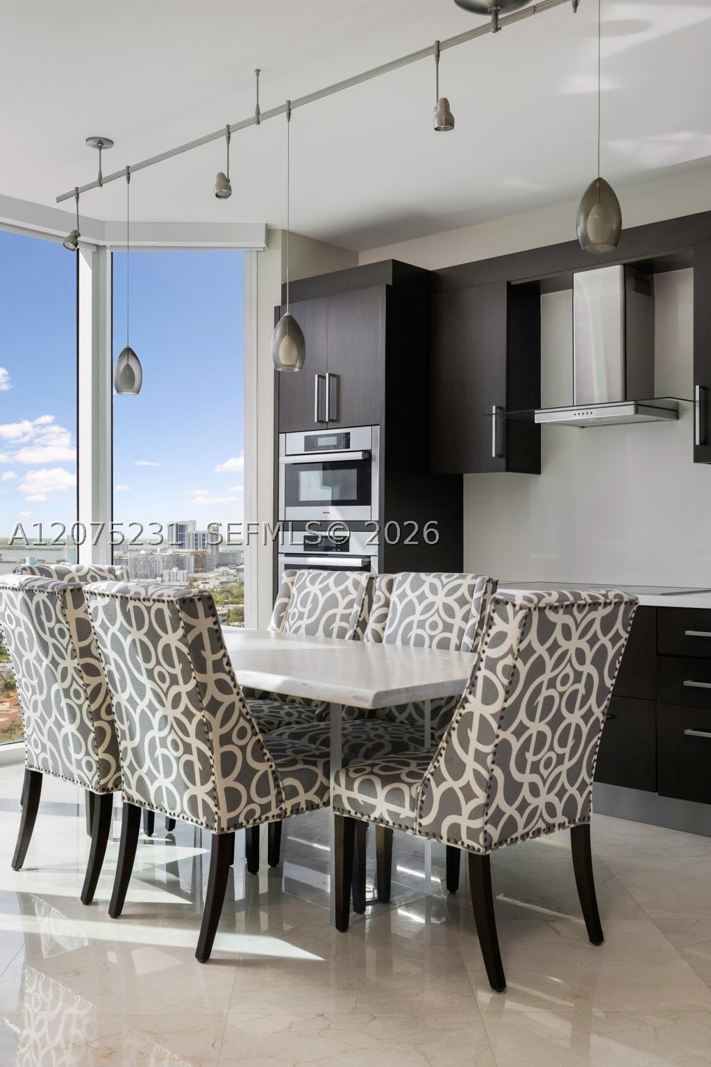 300 Pointe Dr #2806 Miami Beach, FL 33139