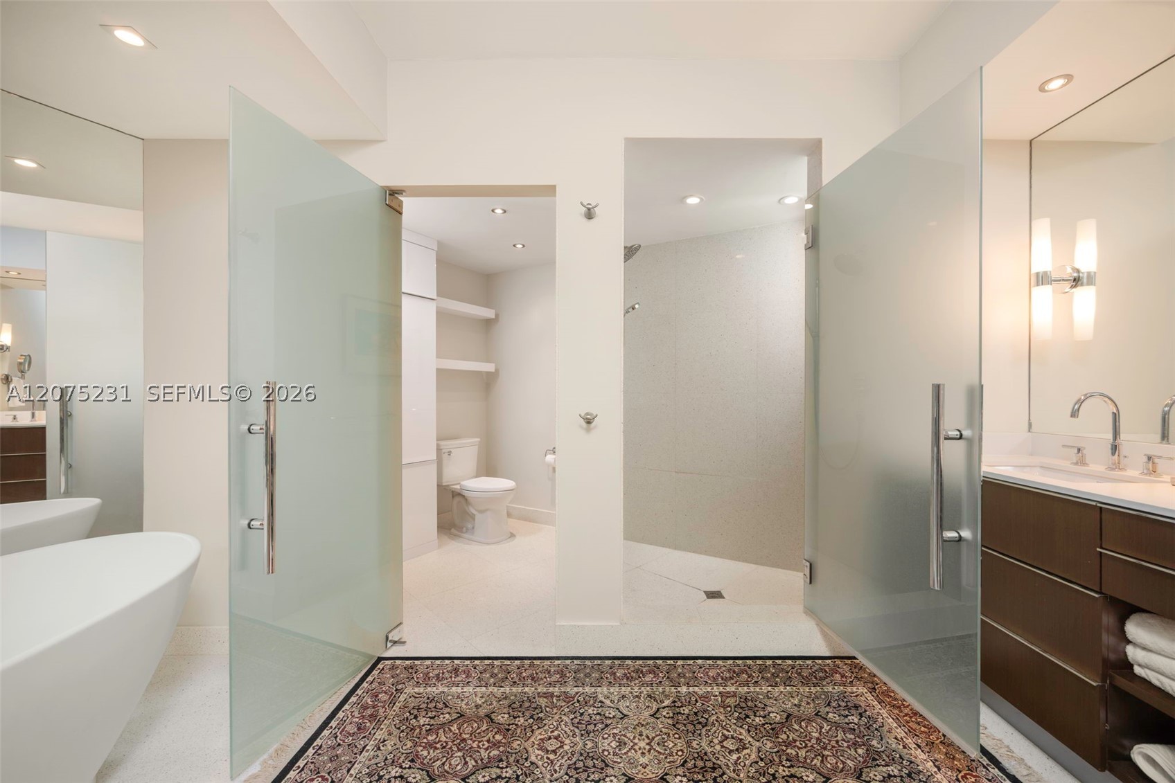 300 Pointe Dr #2806 Miami Beach, FL 33139