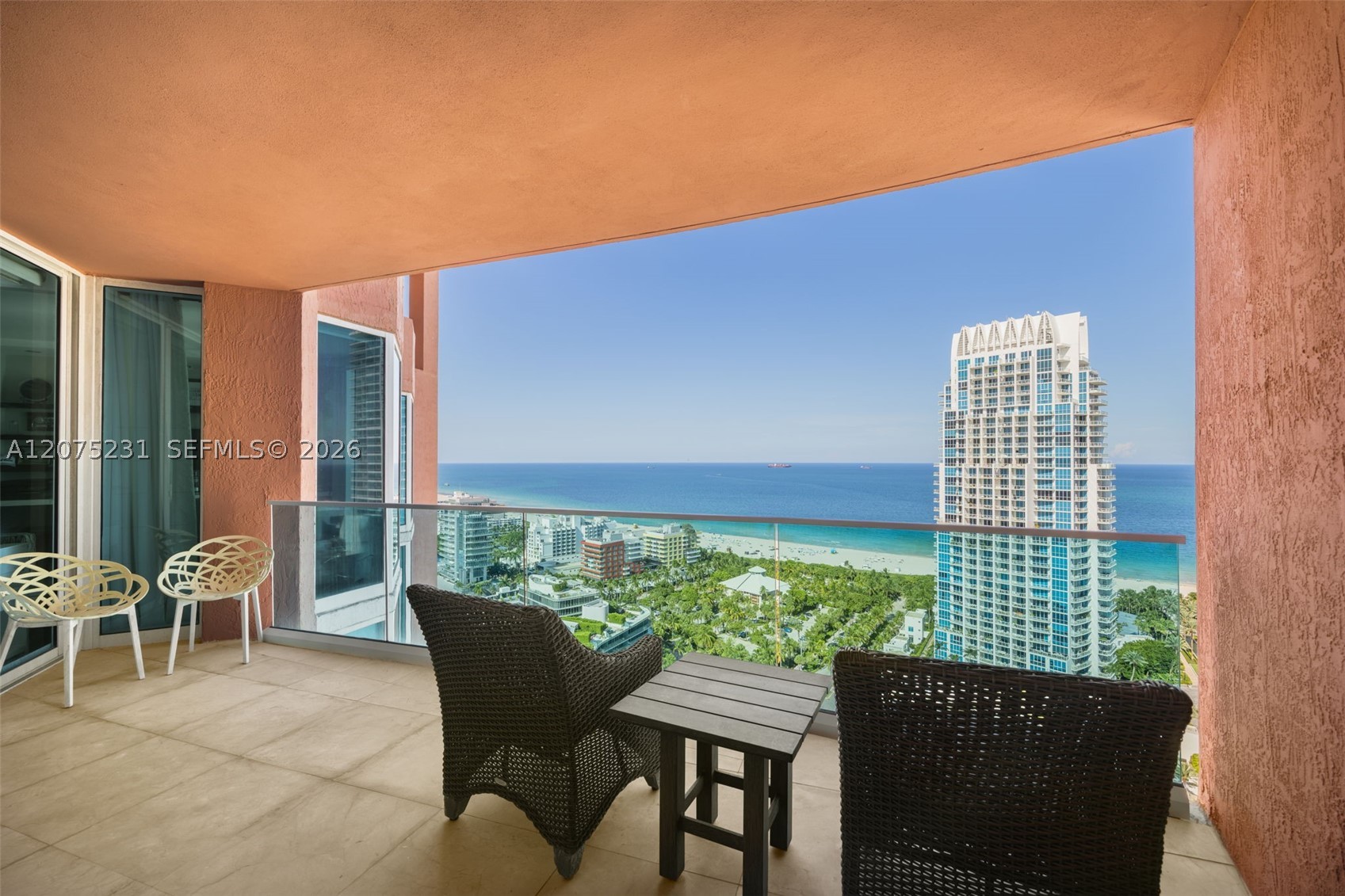 300 Pointe Dr #2806 Miami Beach, FL 33139