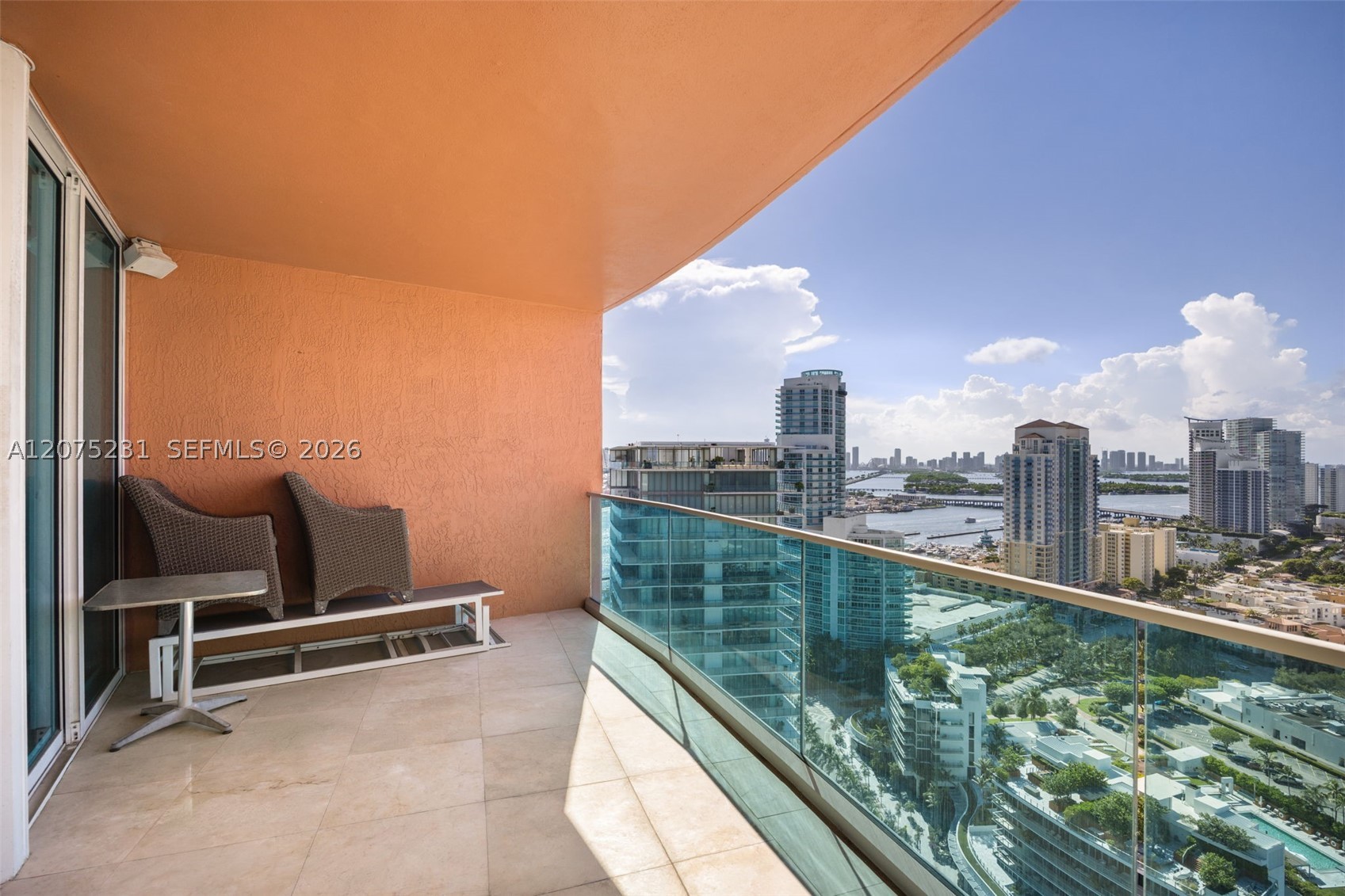 300 Pointe Dr #2806 Miami Beach, FL 33139