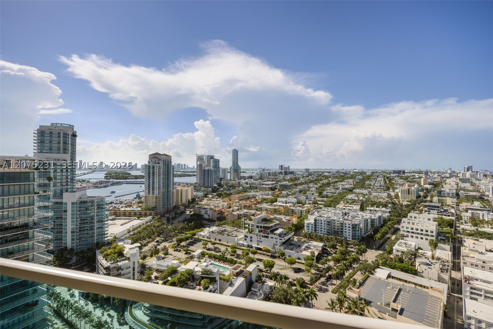 300 Pointe Dr #2806 Miami Beach, FL 33139
