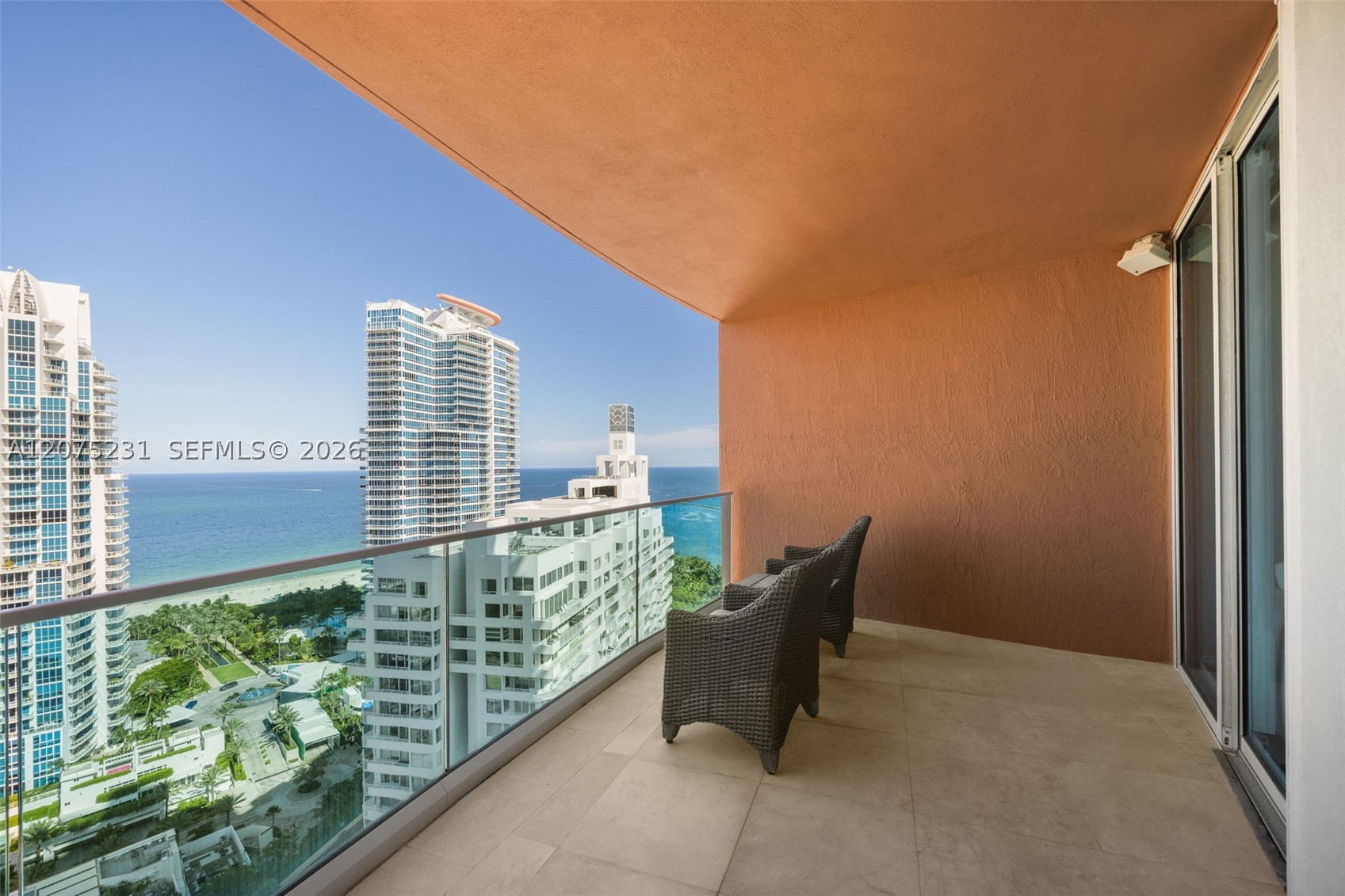 300 Pointe Dr #2806 Miami Beach, FL 33139