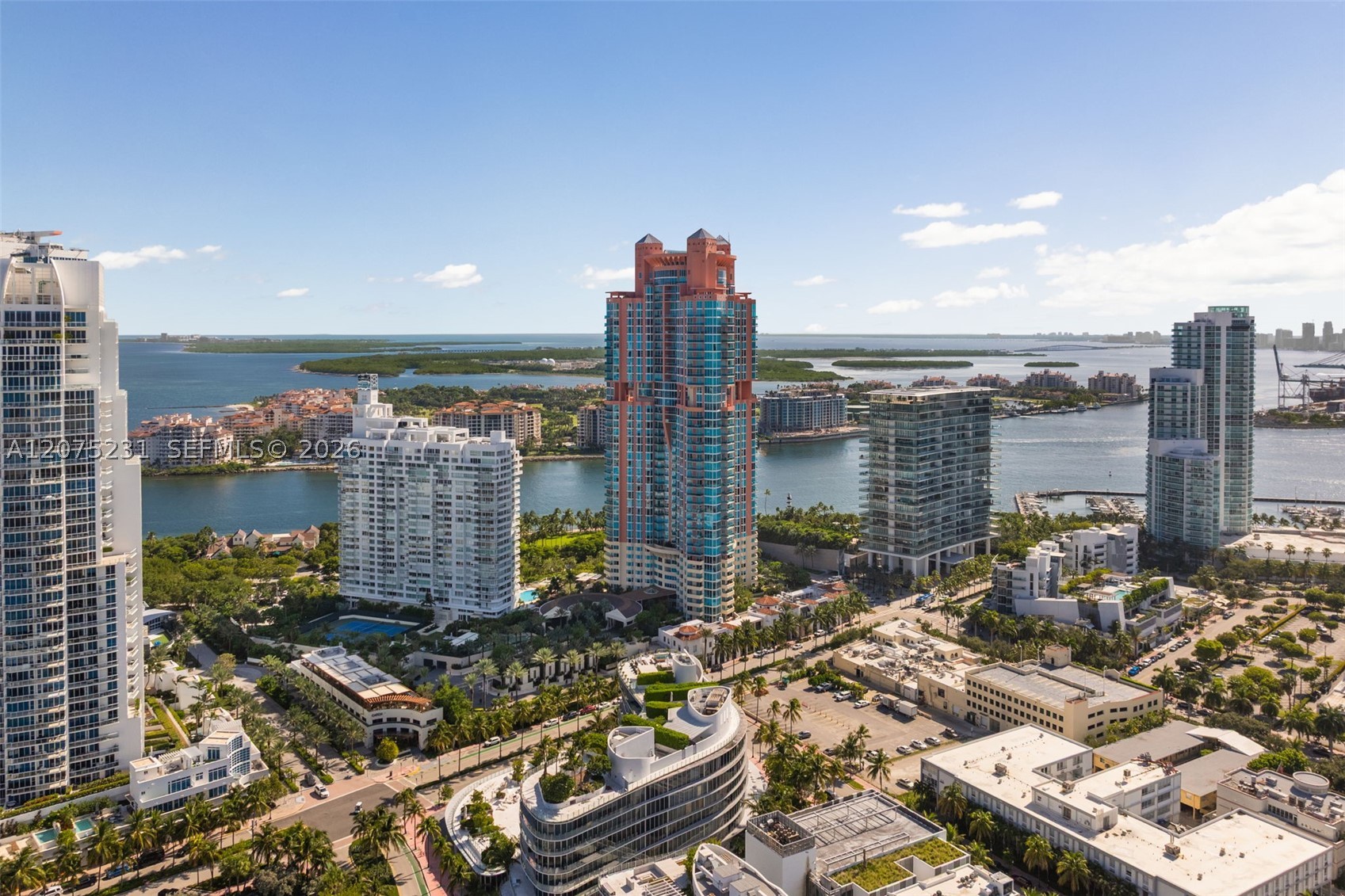300 Pointe Dr #2806 Miami Beach, FL 33139