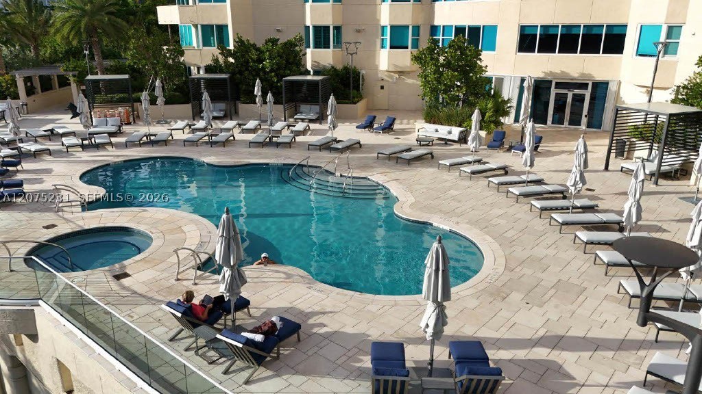 300 Pointe Dr #2806 Miami Beach, FL 33139