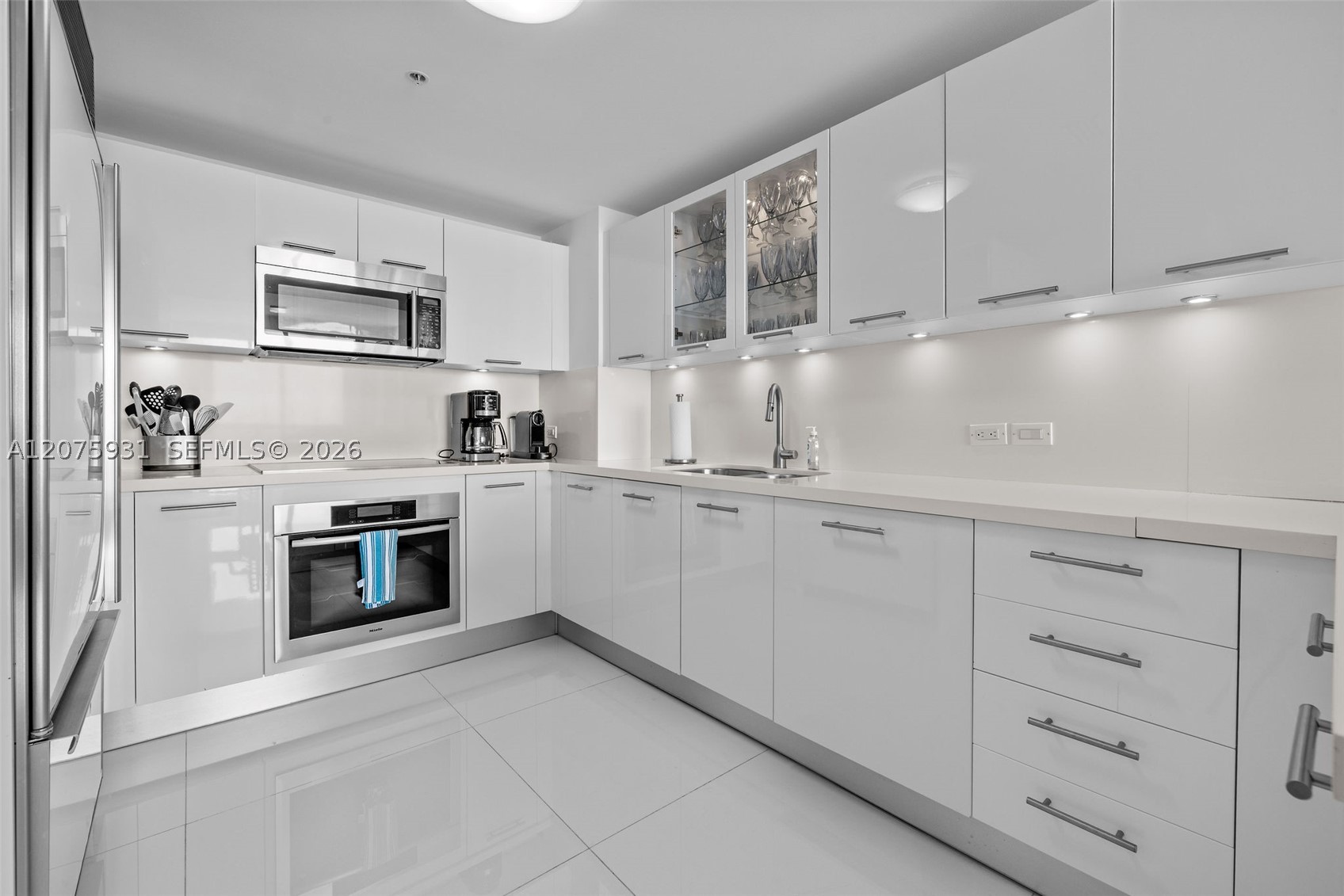 6899 Collins Ave #1602 Miami Beach, FL 33141