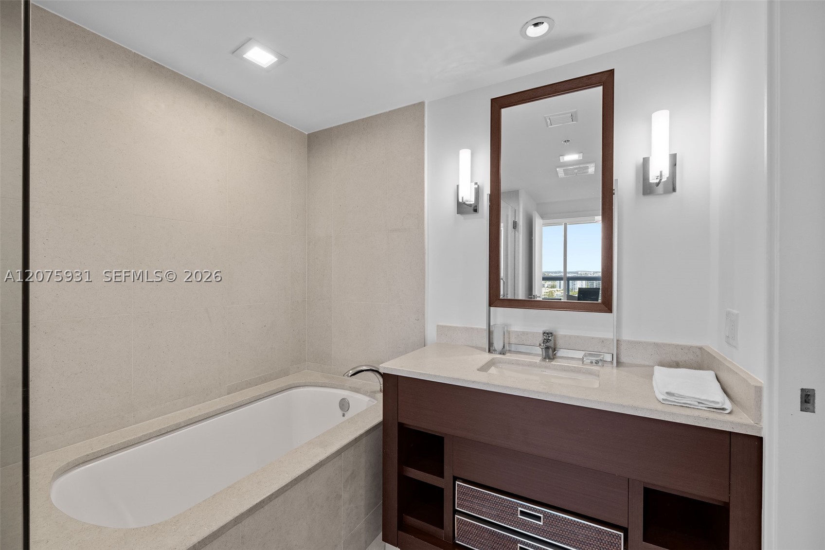 6899 Collins Ave #1602 Miami Beach, FL 33141