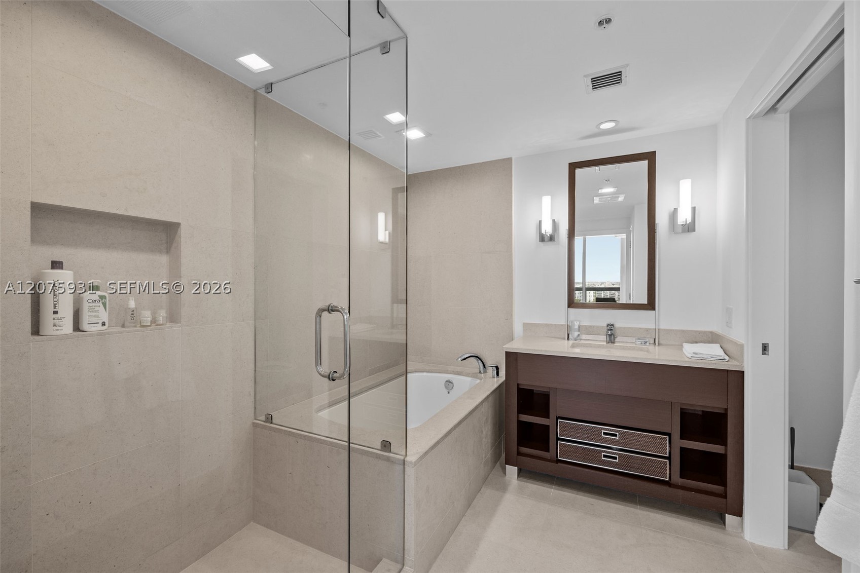 6899 Collins Ave #1602 Miami Beach, FL 33141