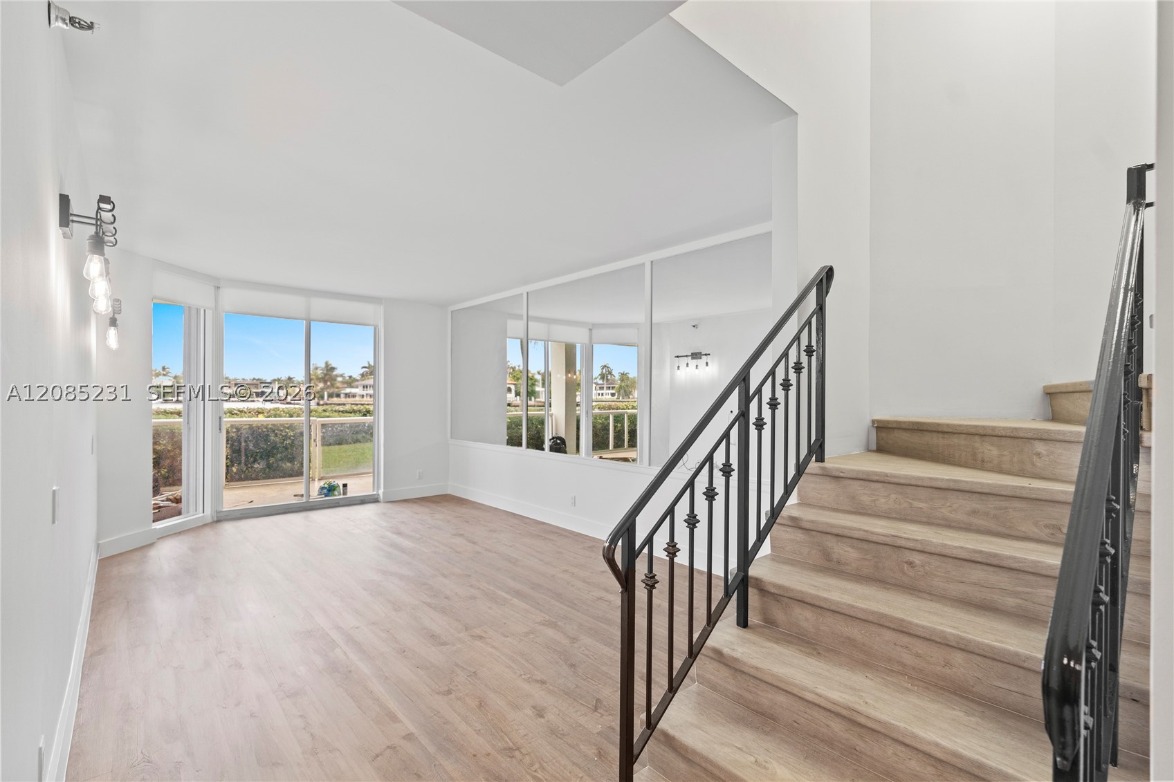 image One Island Place I22
