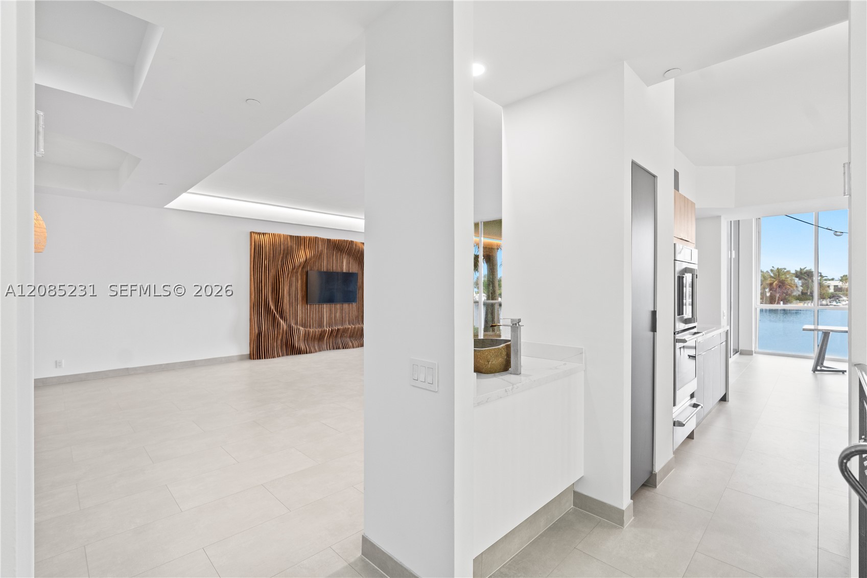 image One Island Place I8