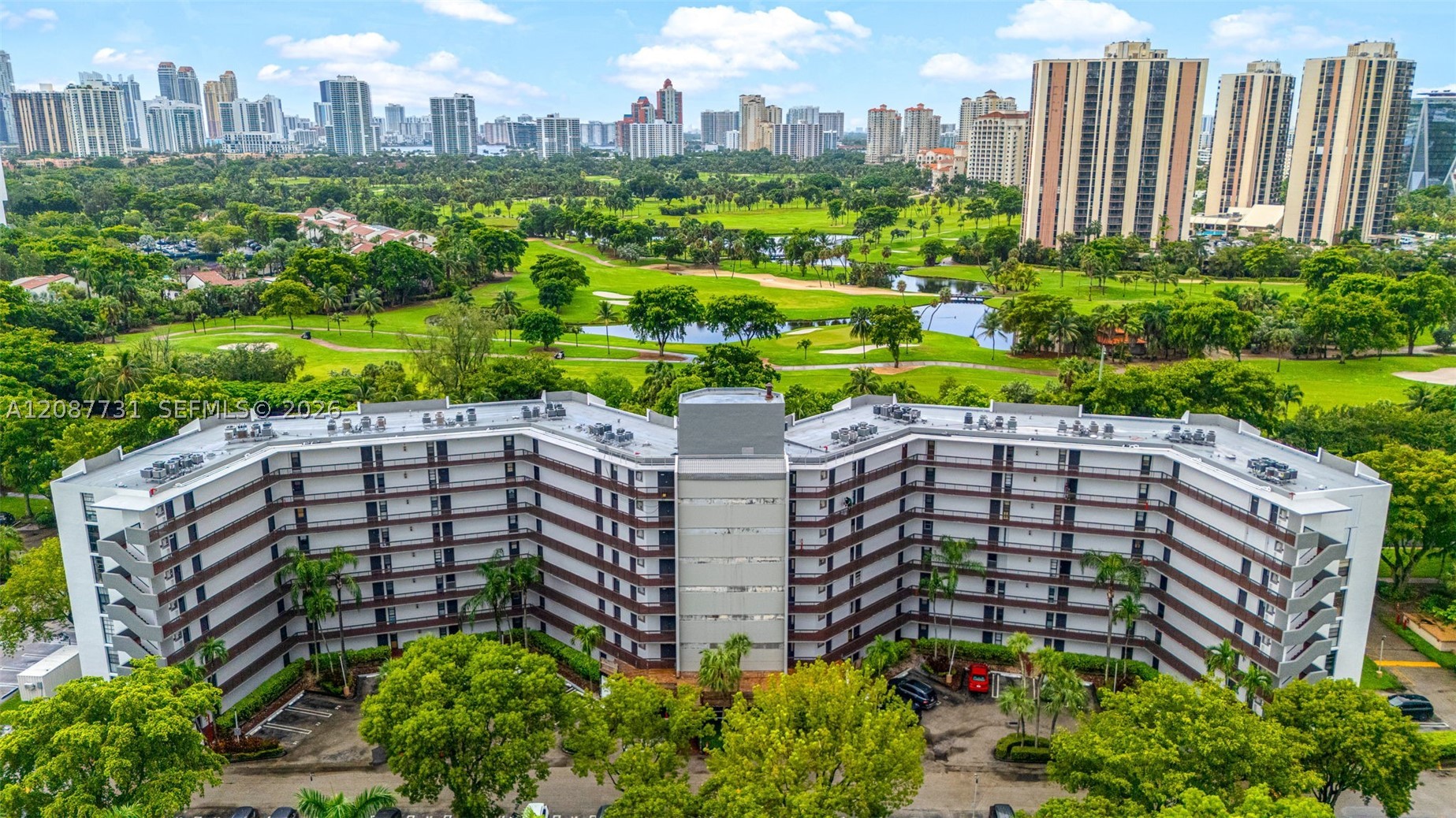 3301 N Country Clb Dr #208