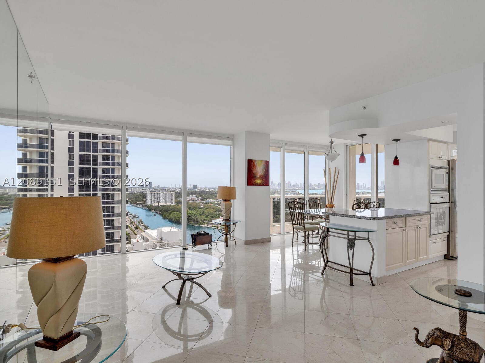 4779 Collins Ave #2805