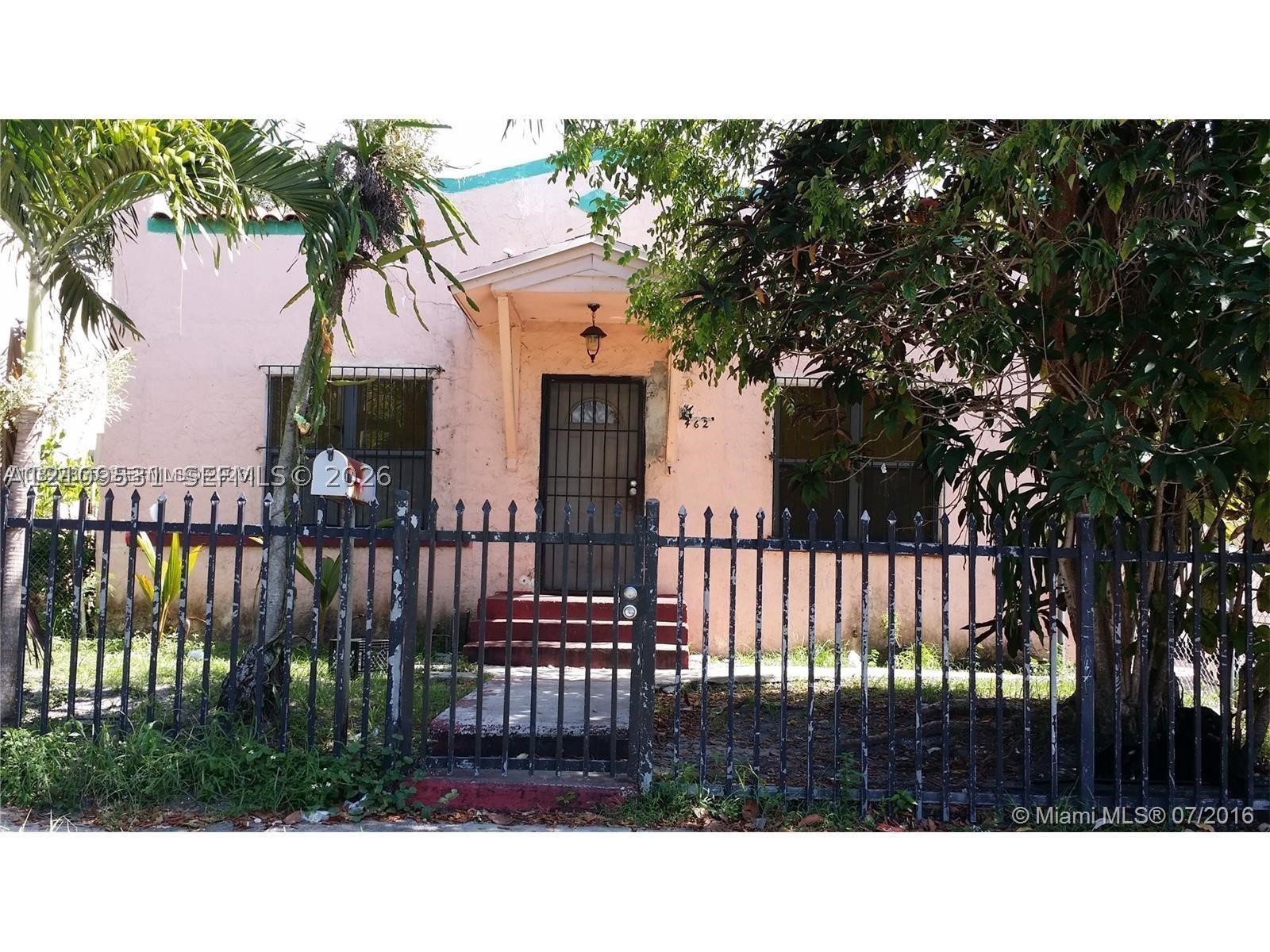 462 NE 64th St