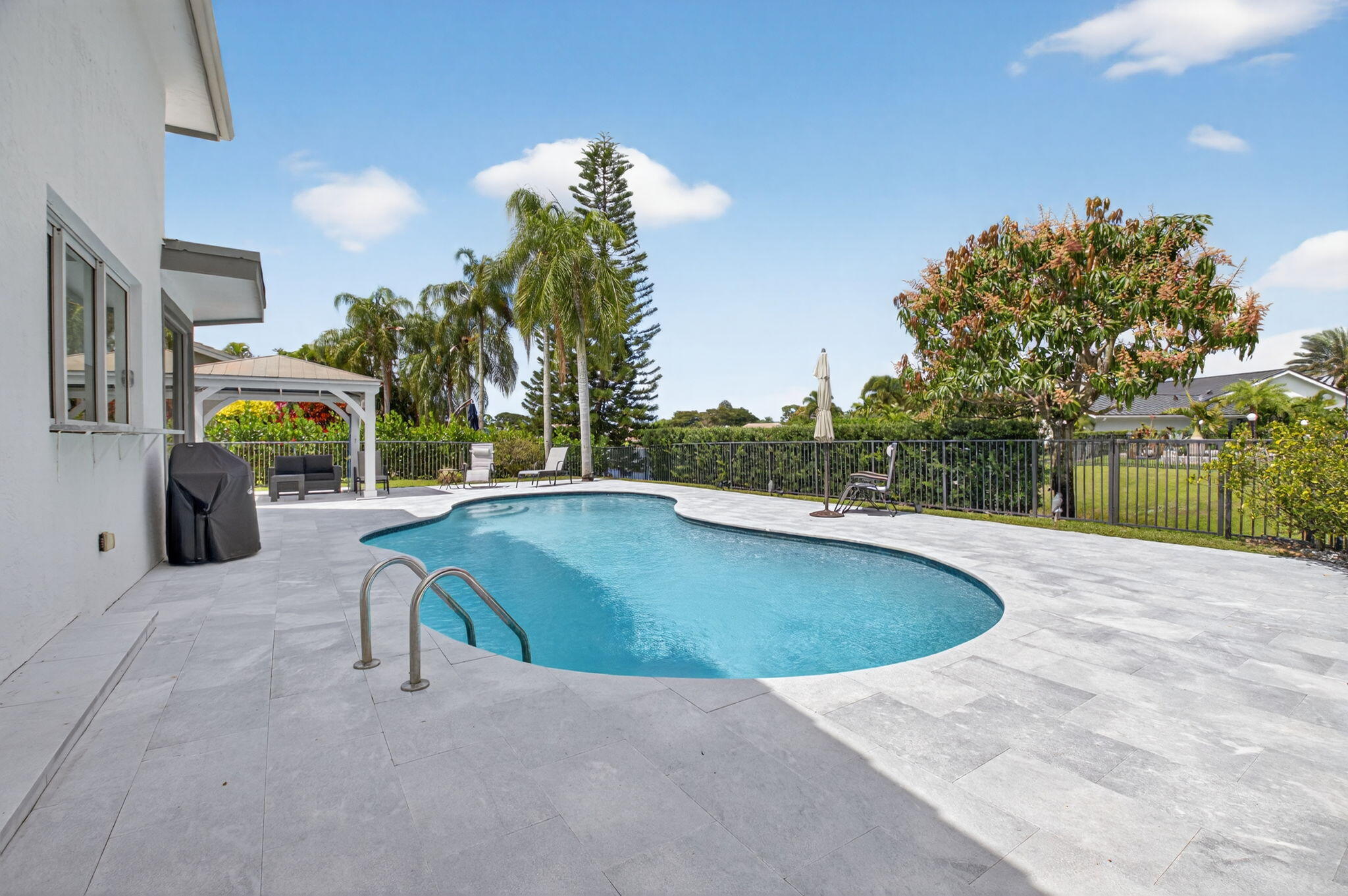 4869 Pineview Delray Beach, FL 33445