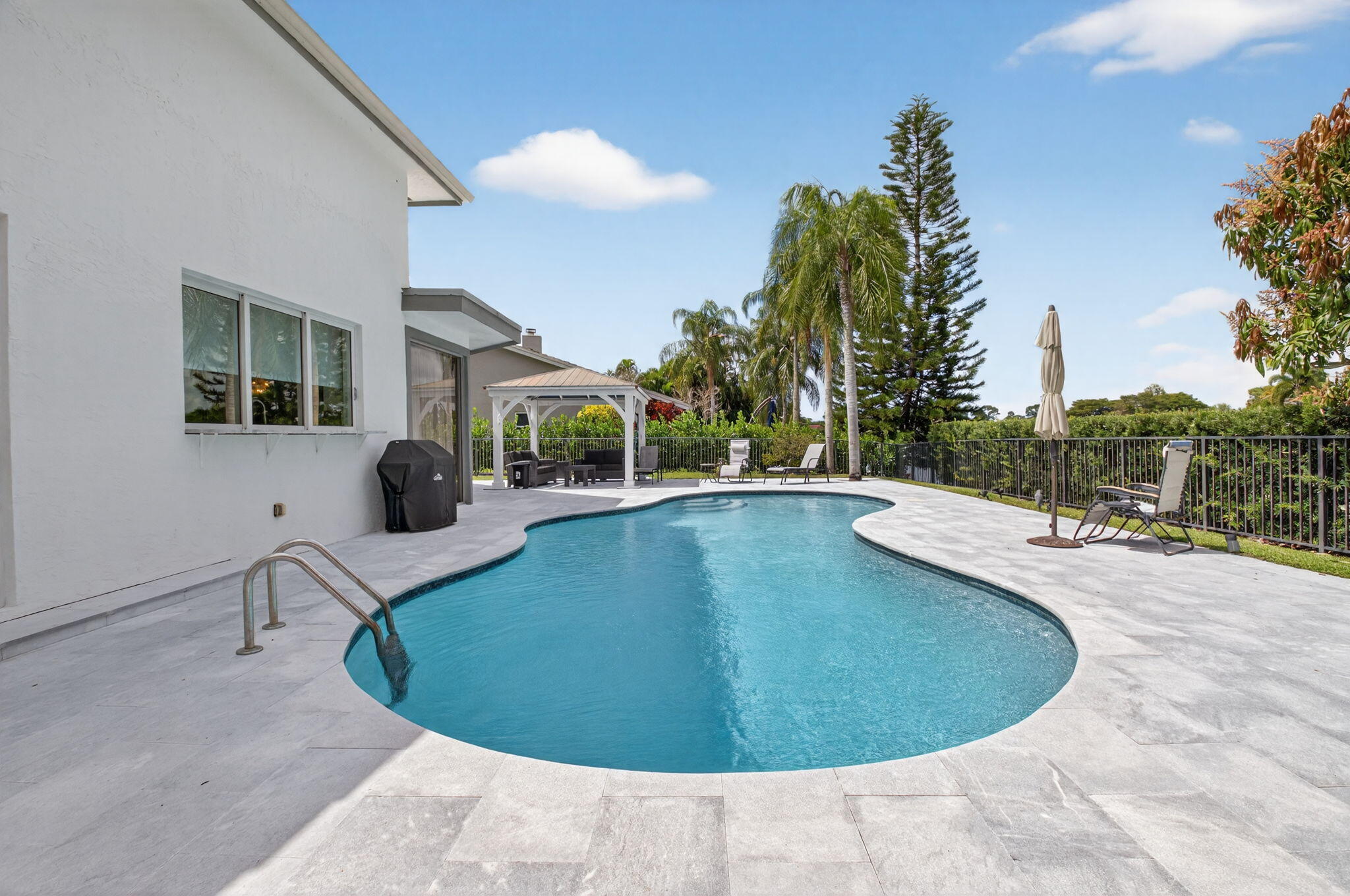 4869 Pineview Delray Beach, FL 33445