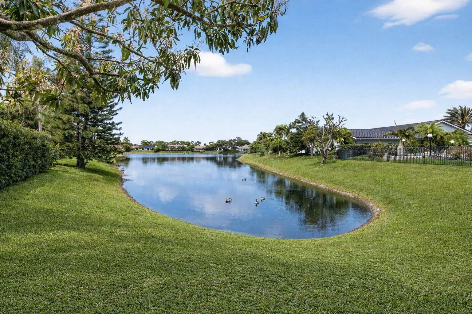 4869 Pineview Delray Beach, FL 33445