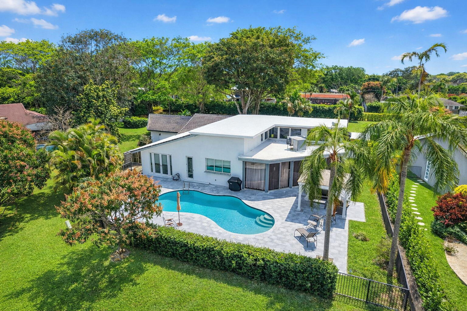 4869 Pineview Delray Beach, FL 33445