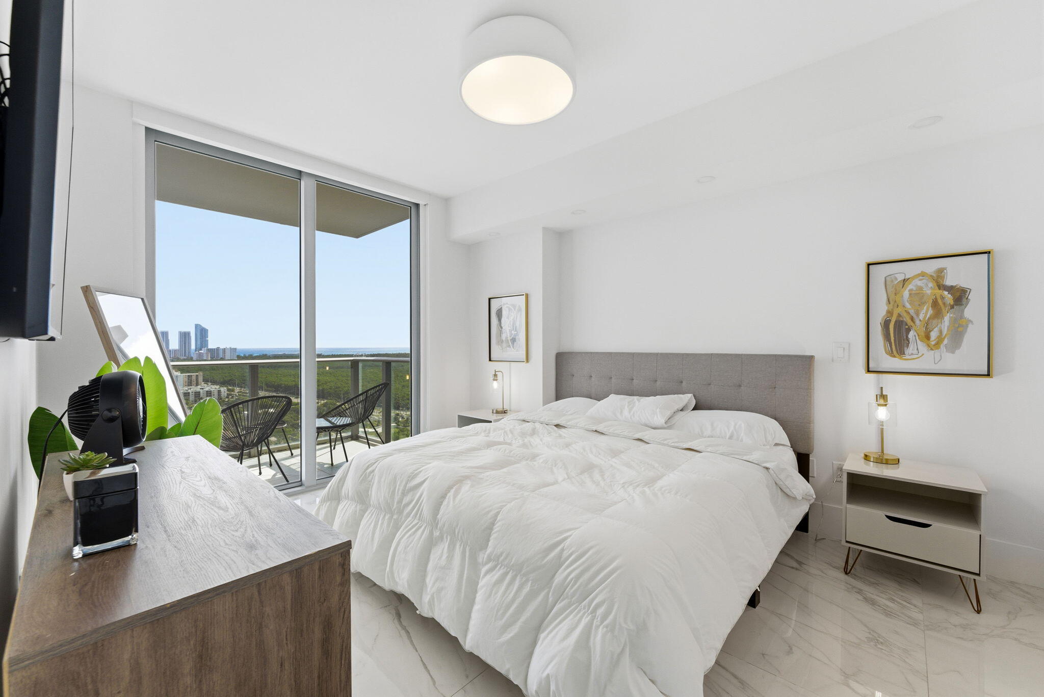 16385 Biscayne #2516 North Miami Beach, FL 33160