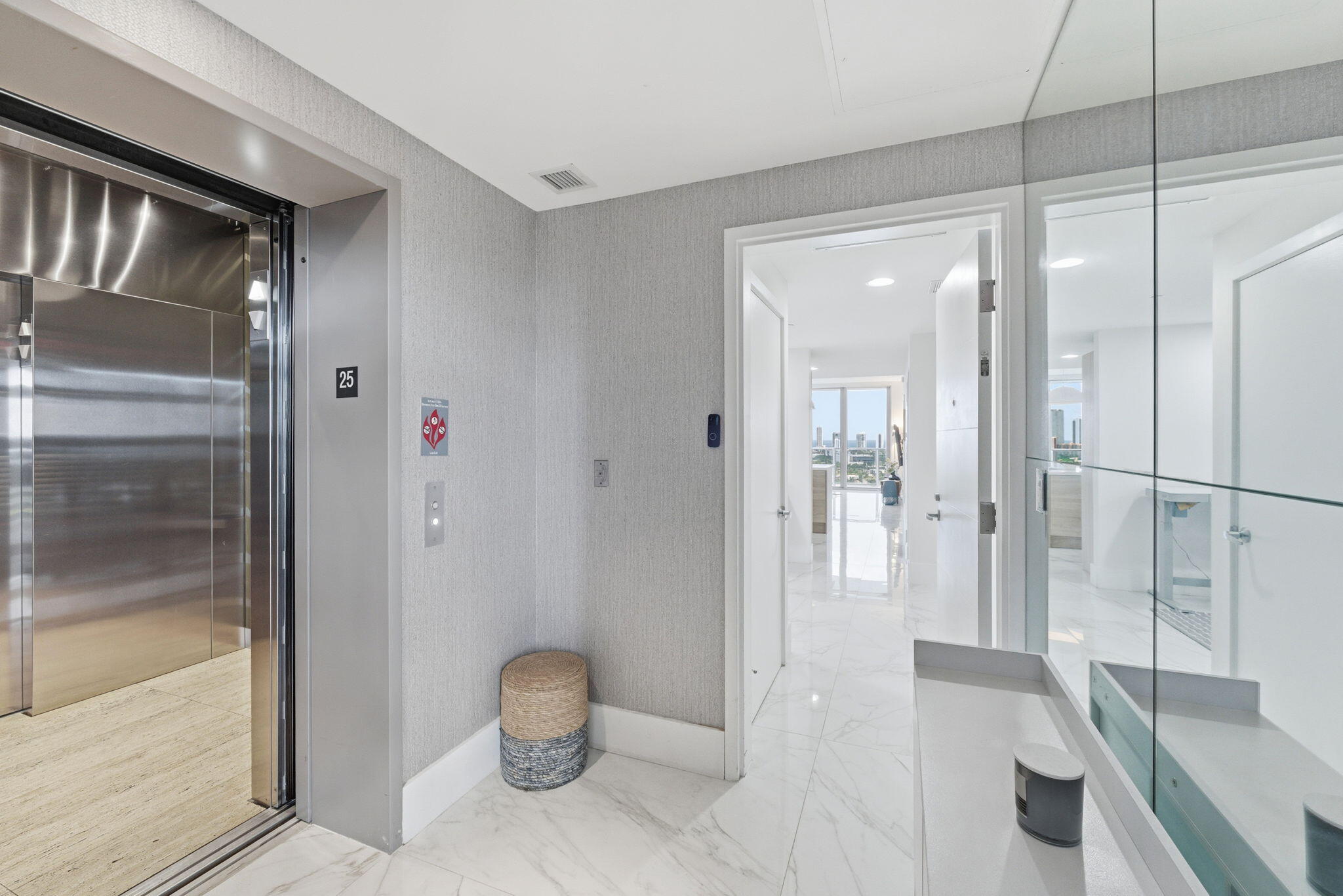 16385 Biscayne #2516 North Miami Beach, FL 33160