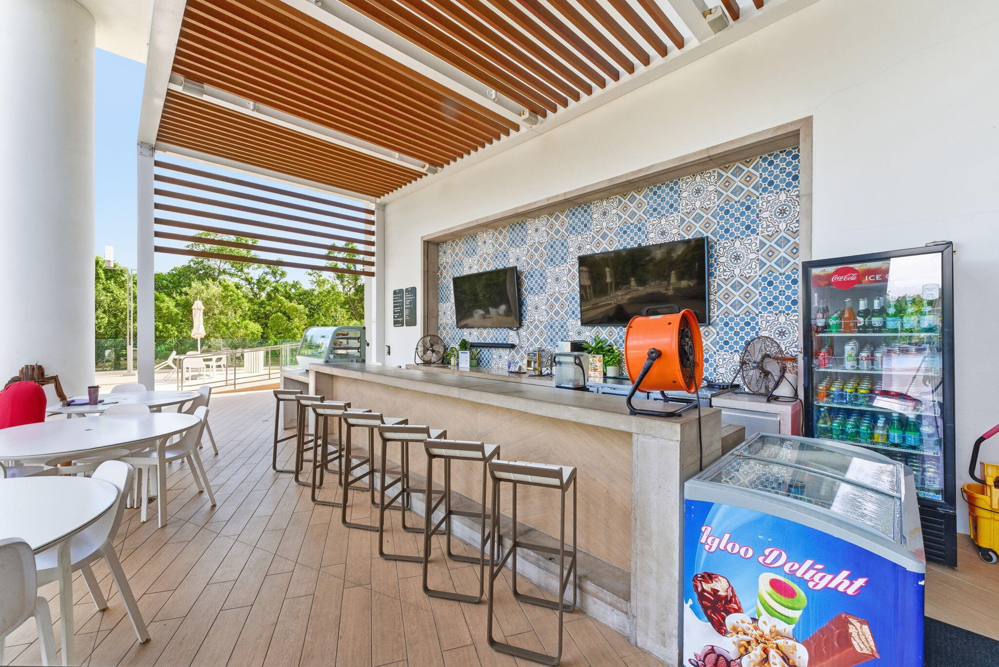 16385 Biscayne #2516 North Miami Beach, FL 33160