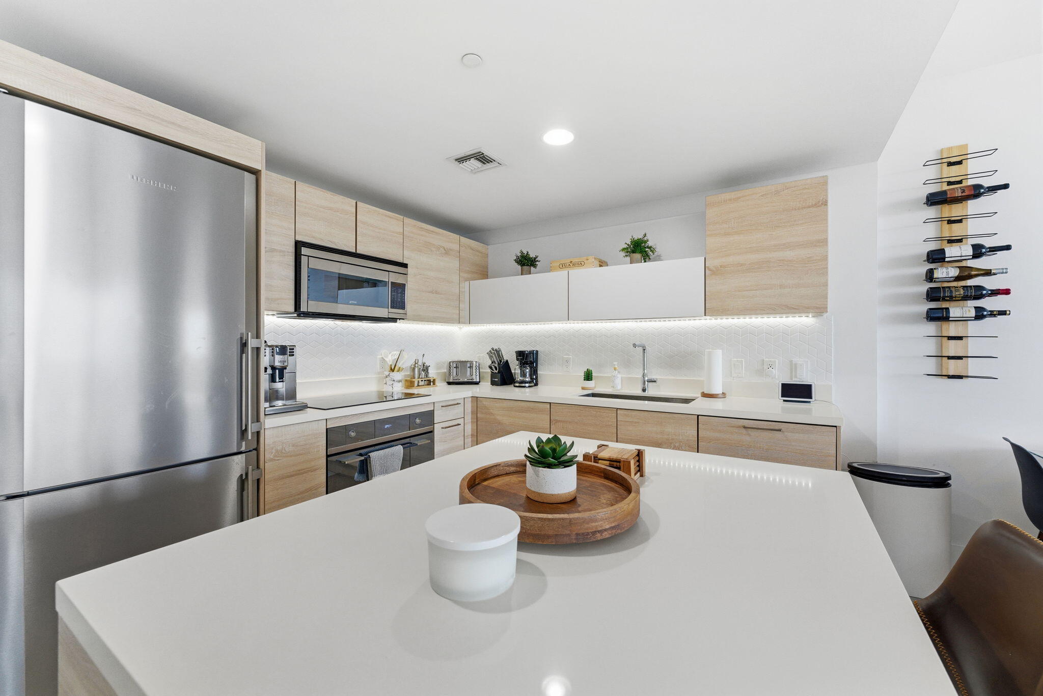 16385 Biscayne #2516 North Miami Beach, FL 33160