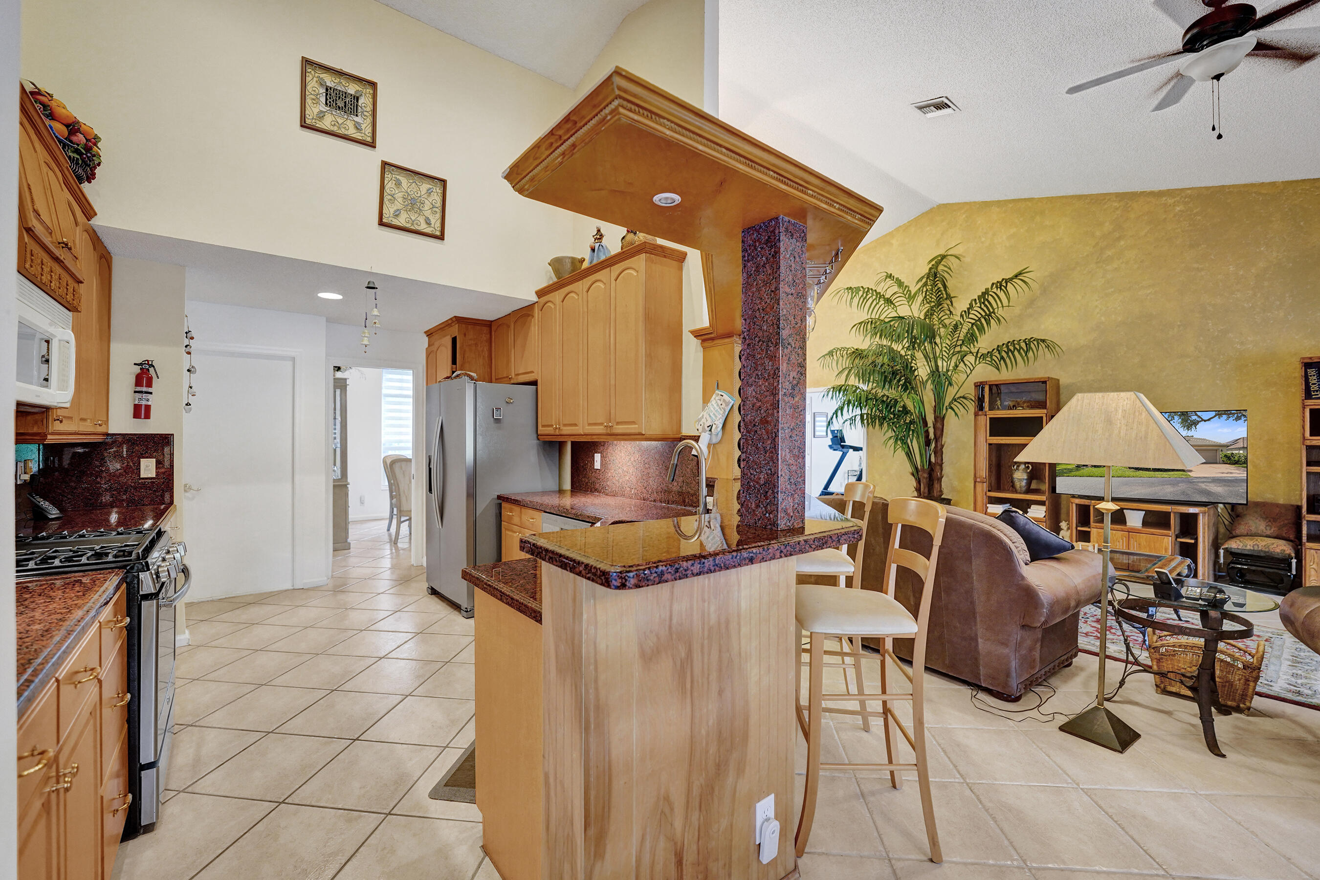 3460 Dunes Vis Pompano Beach, FL 33069