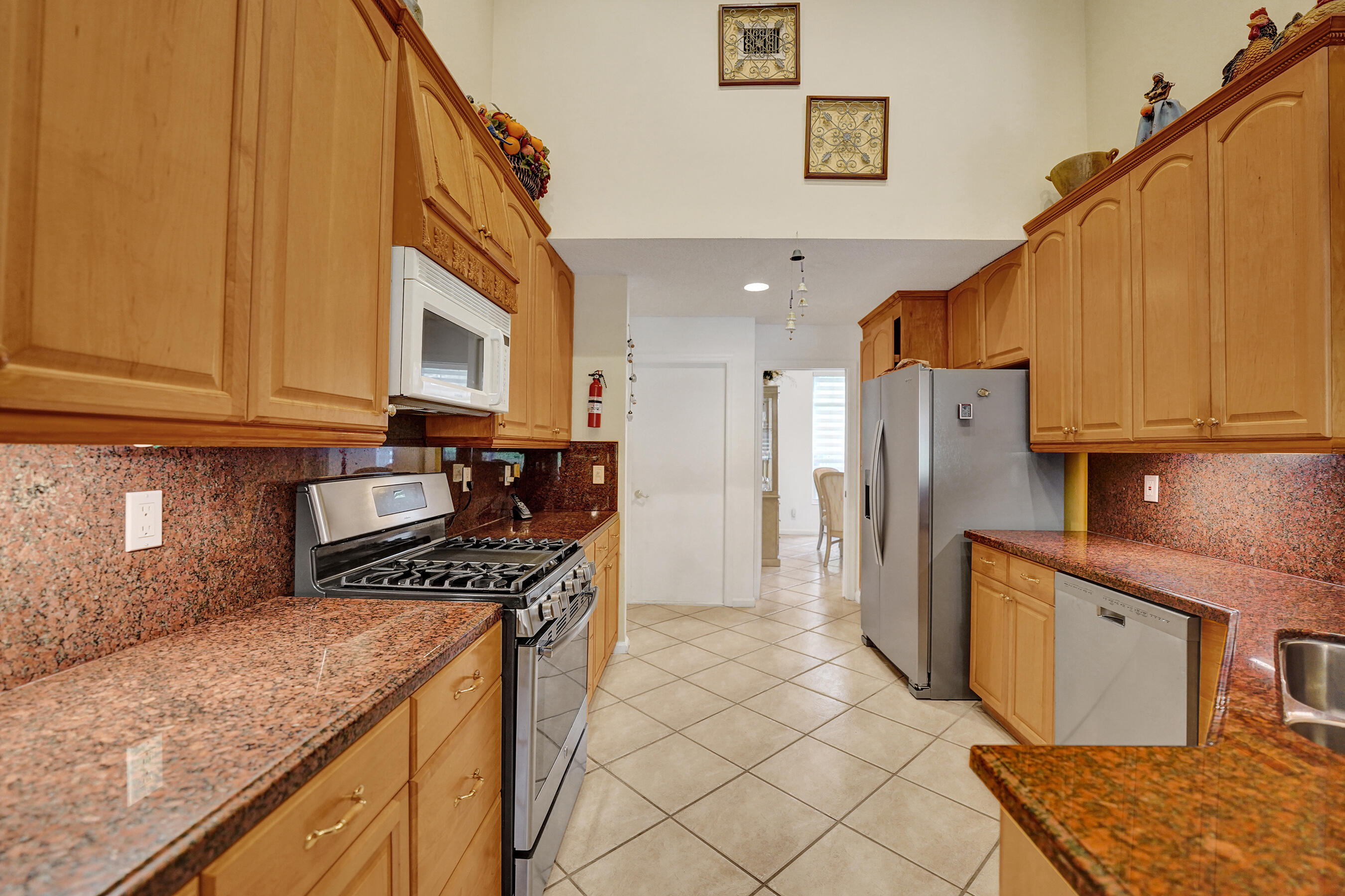 3460 Dunes Vis Pompano Beach, FL 33069