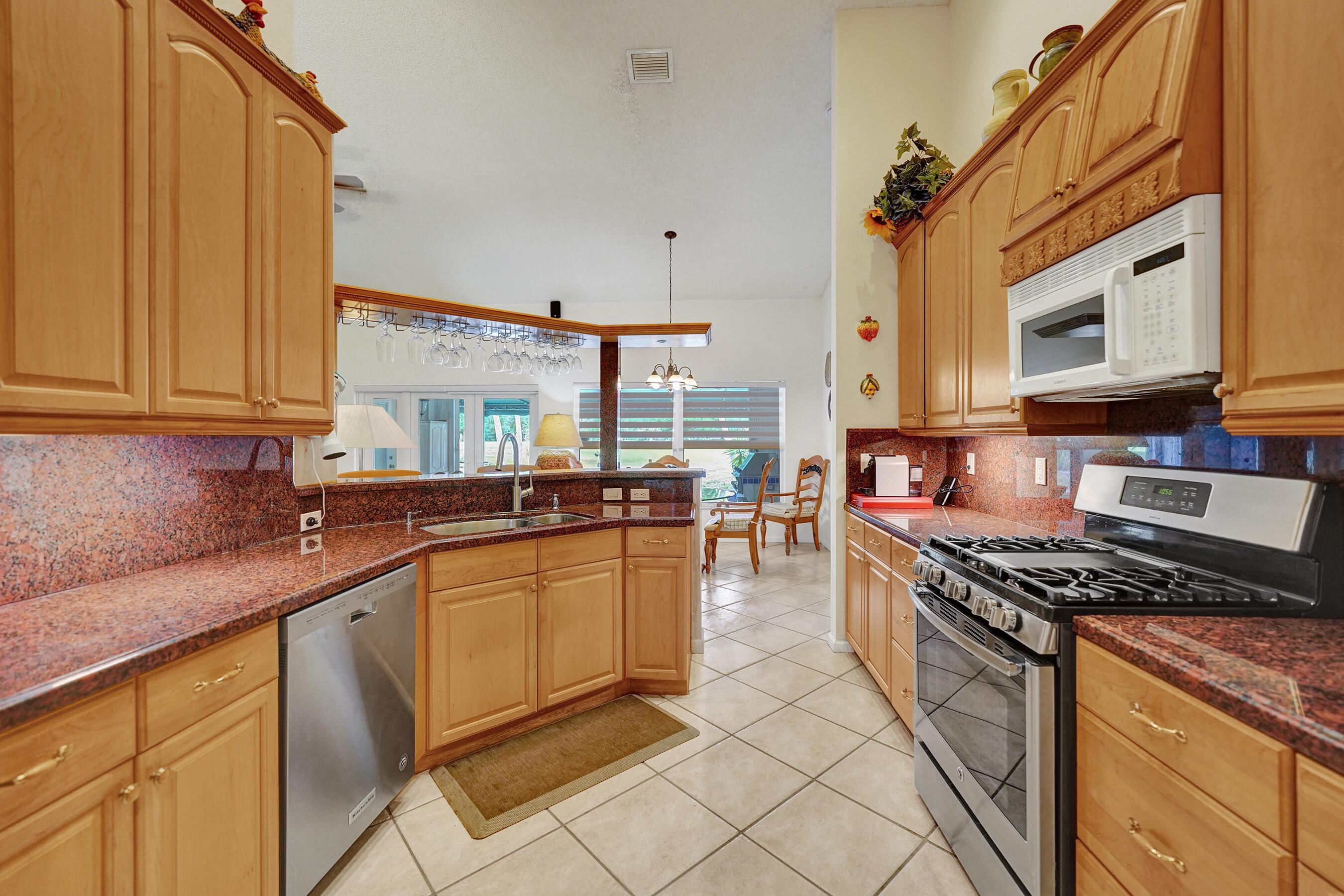 3460 Dunes Vis Pompano Beach, FL 33069