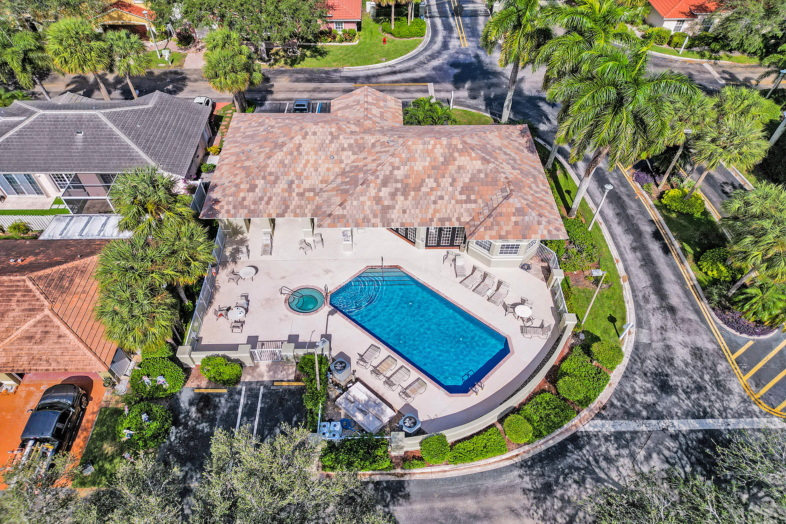 3460 Dunes Vis Pompano Beach, FL 33069