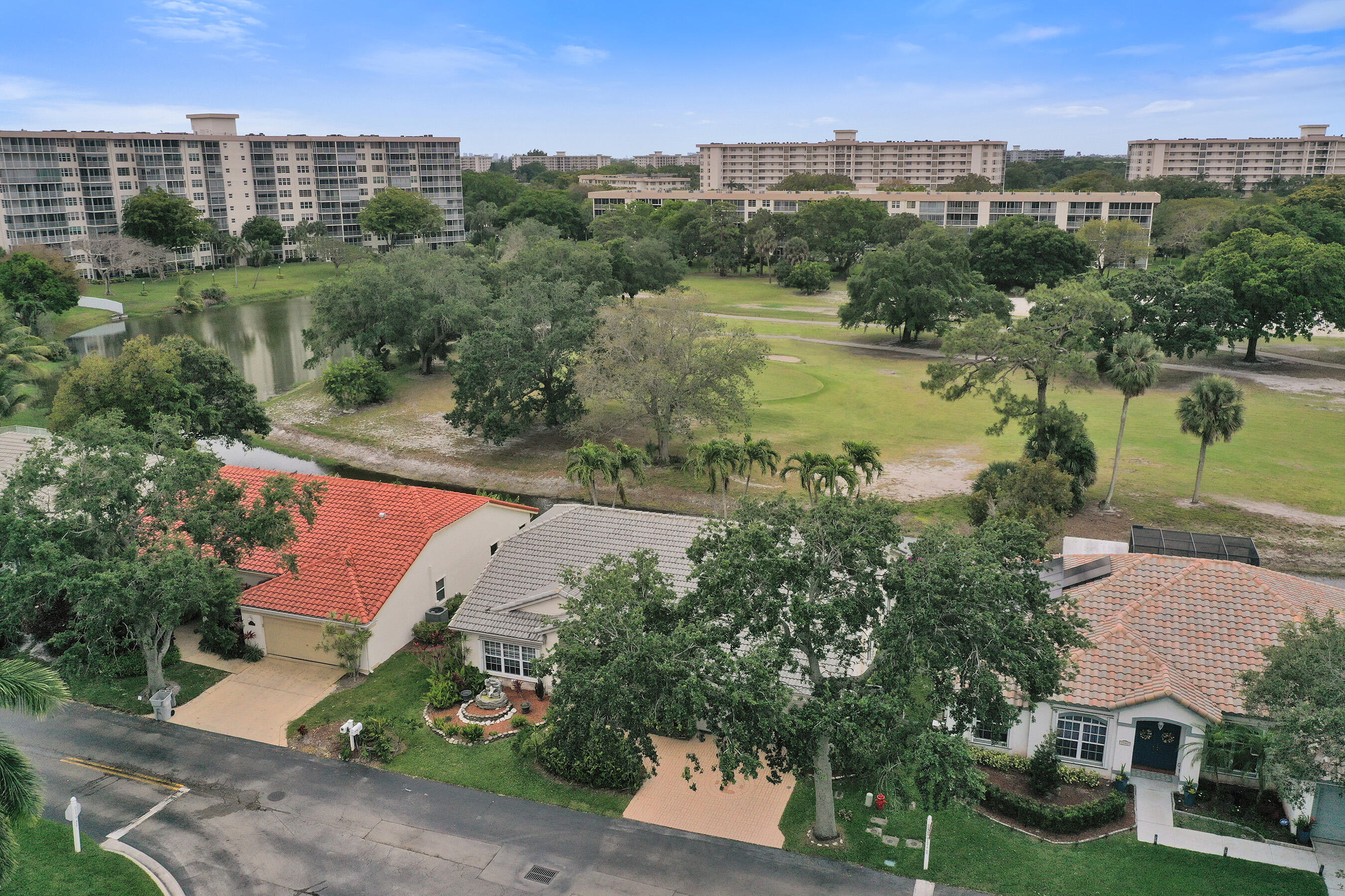 3460 Dunes Vis Pompano Beach, FL 33069