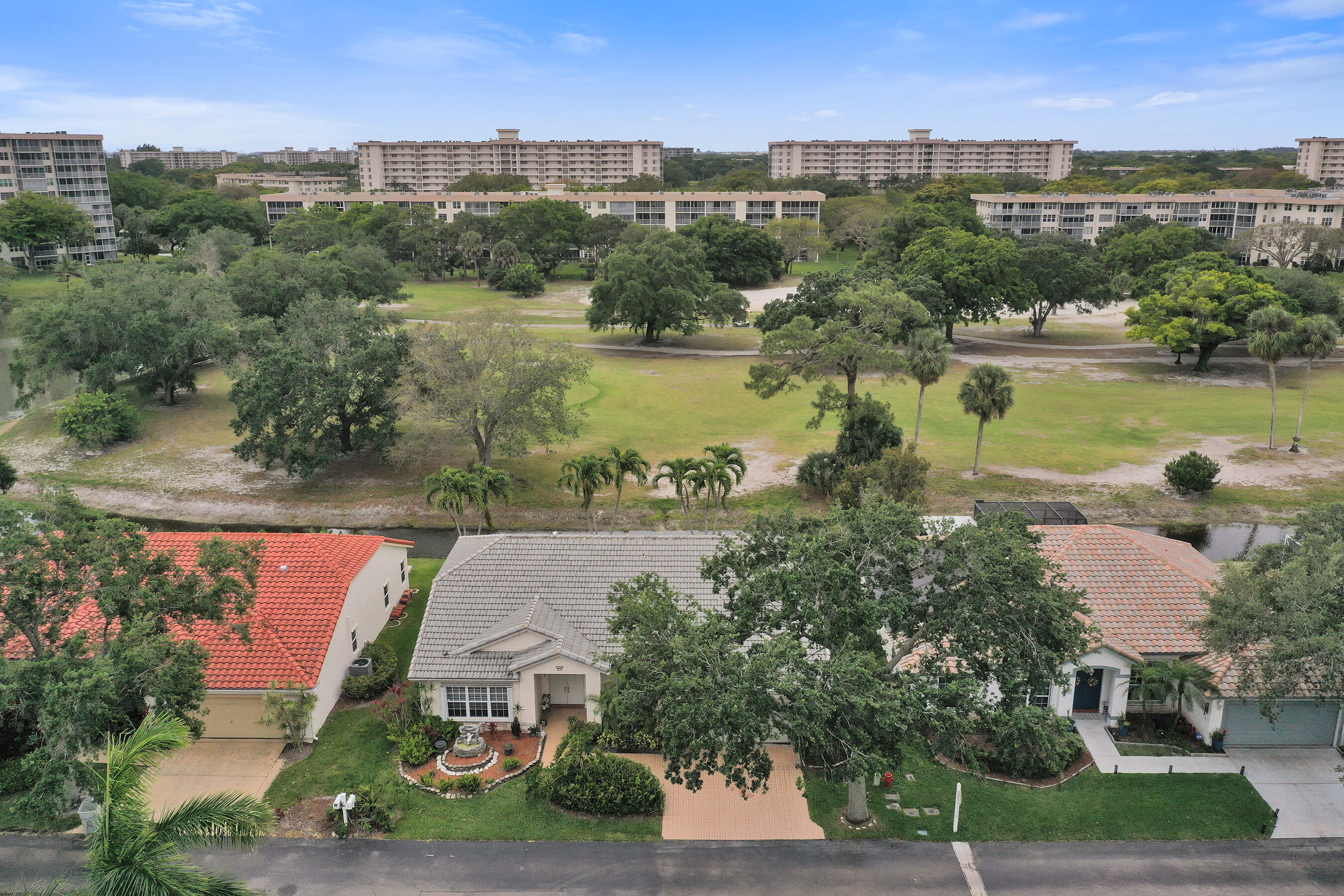 3460 Dunes Vis Pompano Beach, FL 33069