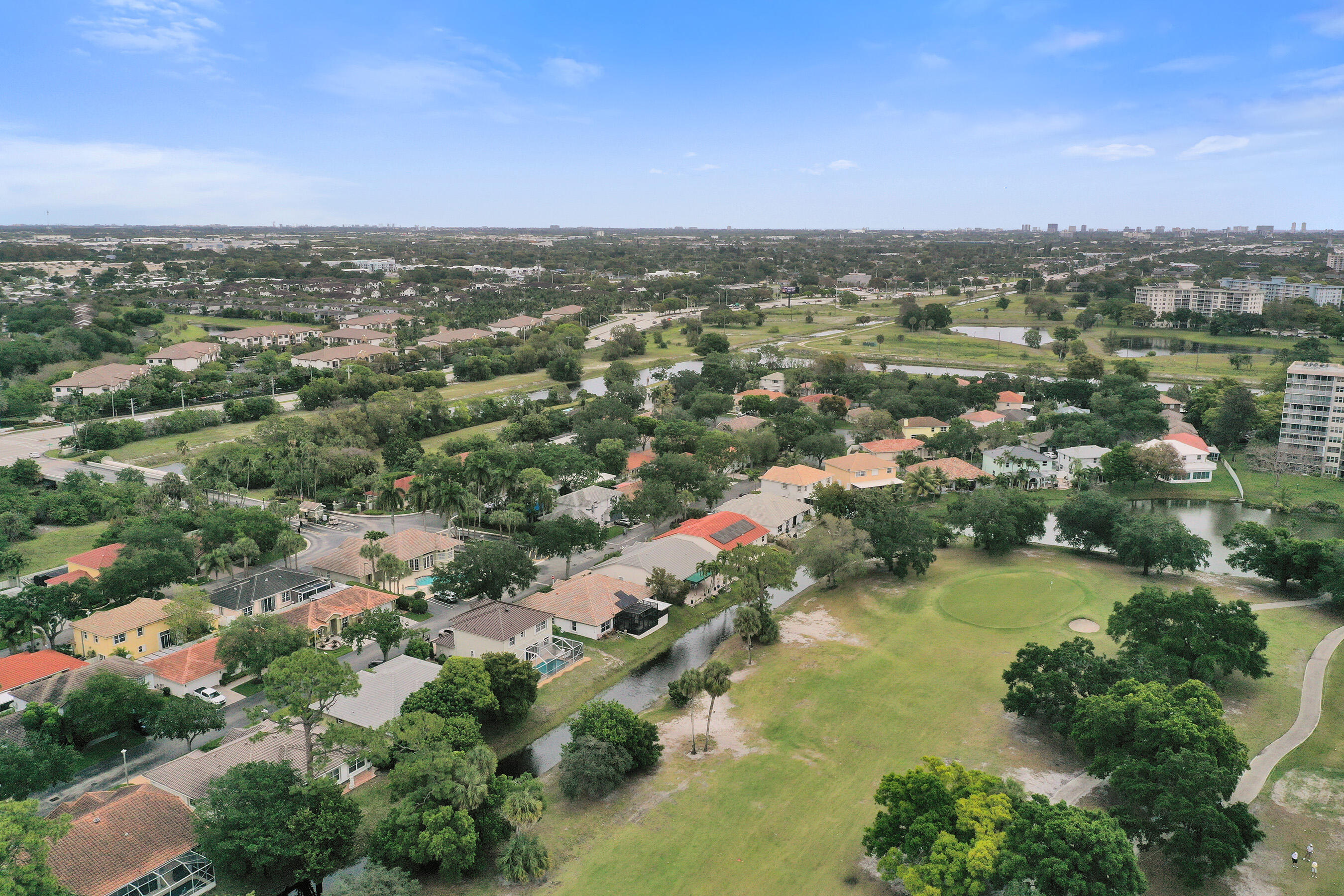 3460 Dunes Vis Pompano Beach, FL 33069