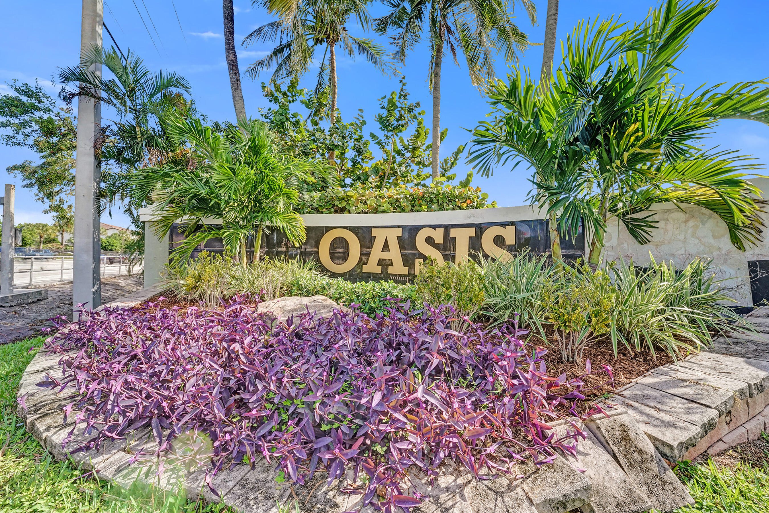 3460 Dunes Vis Pompano Beach, FL 33069