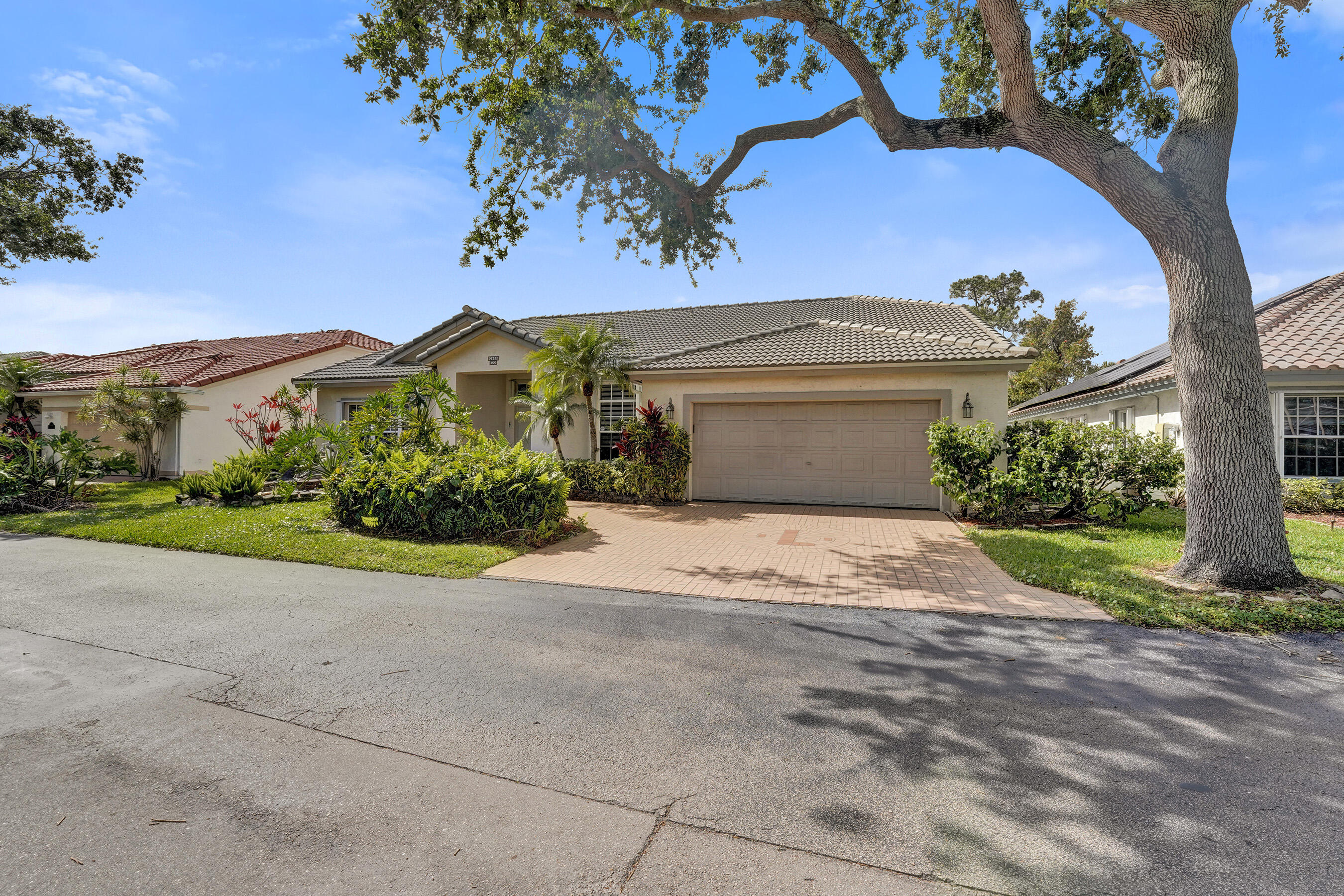 3460 Dunes Vis Pompano Beach, FL 33069