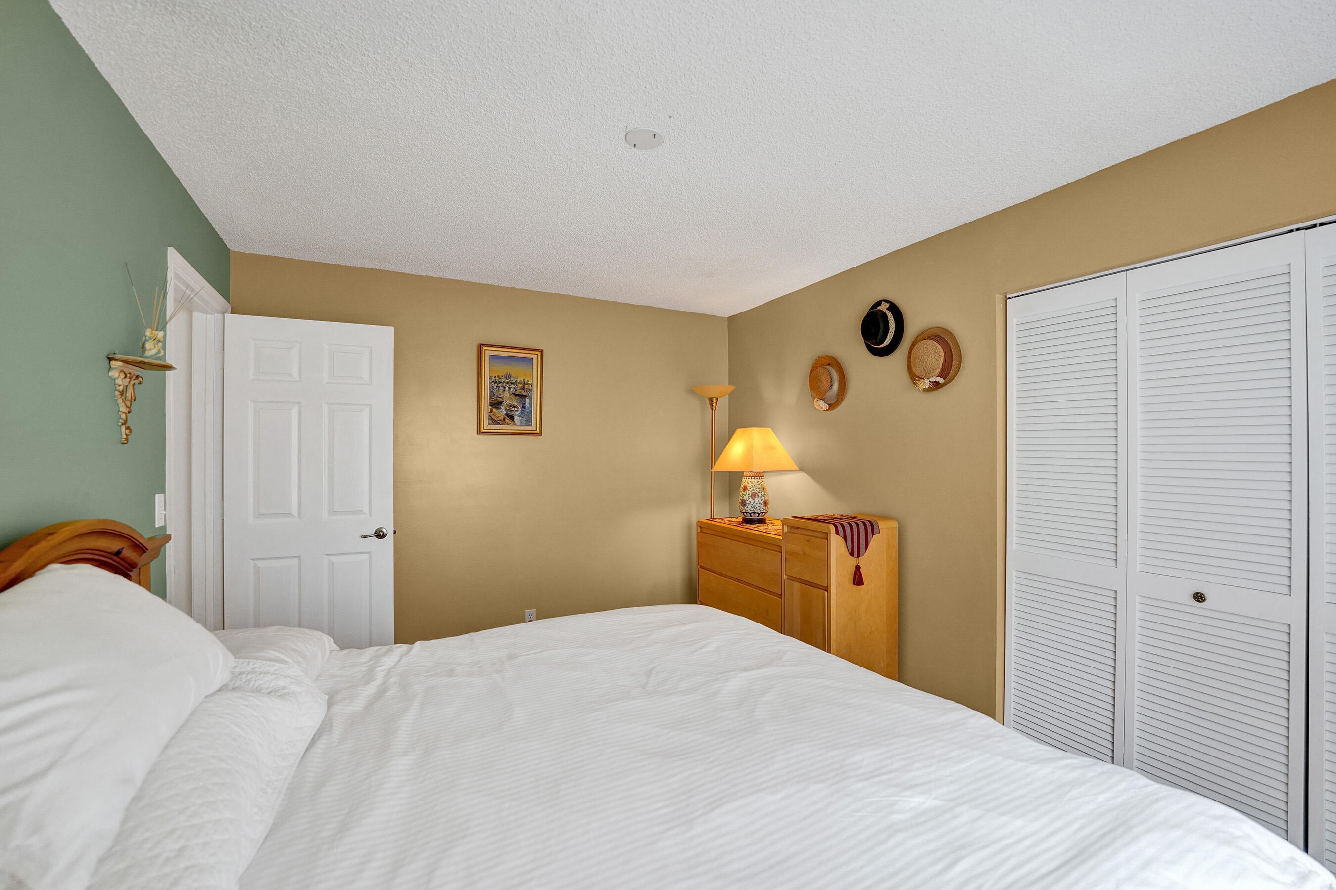 3460 Dunes Vis Pompano Beach, FL 33069