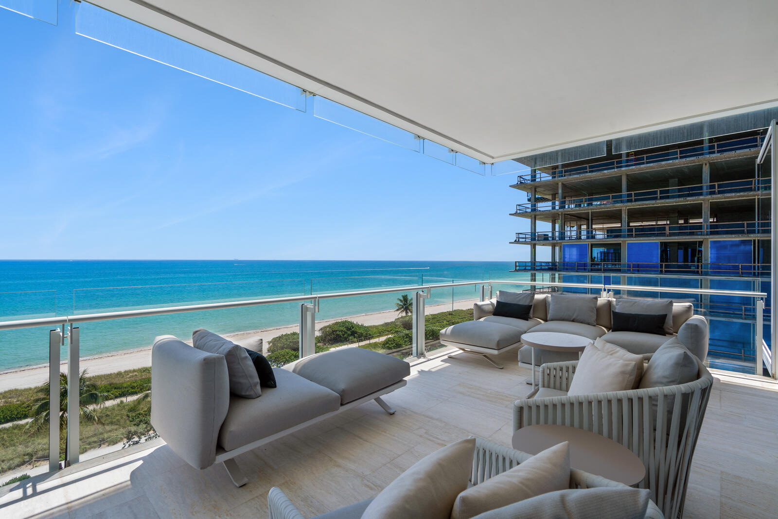 image The Surf Club Four Seasons11