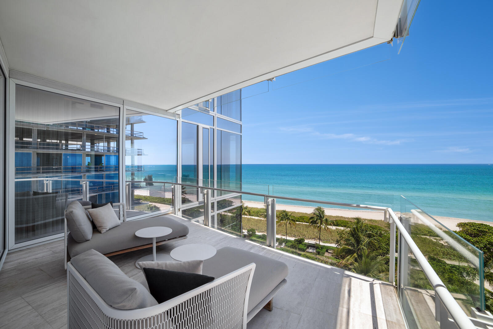 image The Surf Club Four Seasons22
