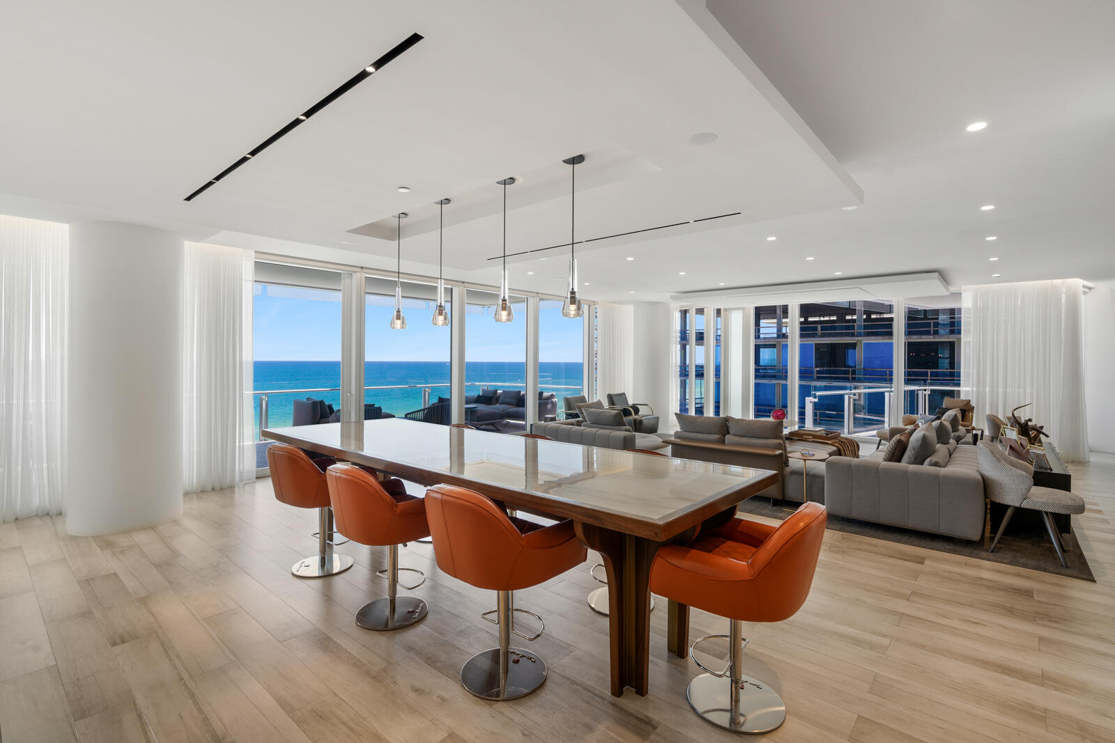 image The Surf Club Four Seasons2