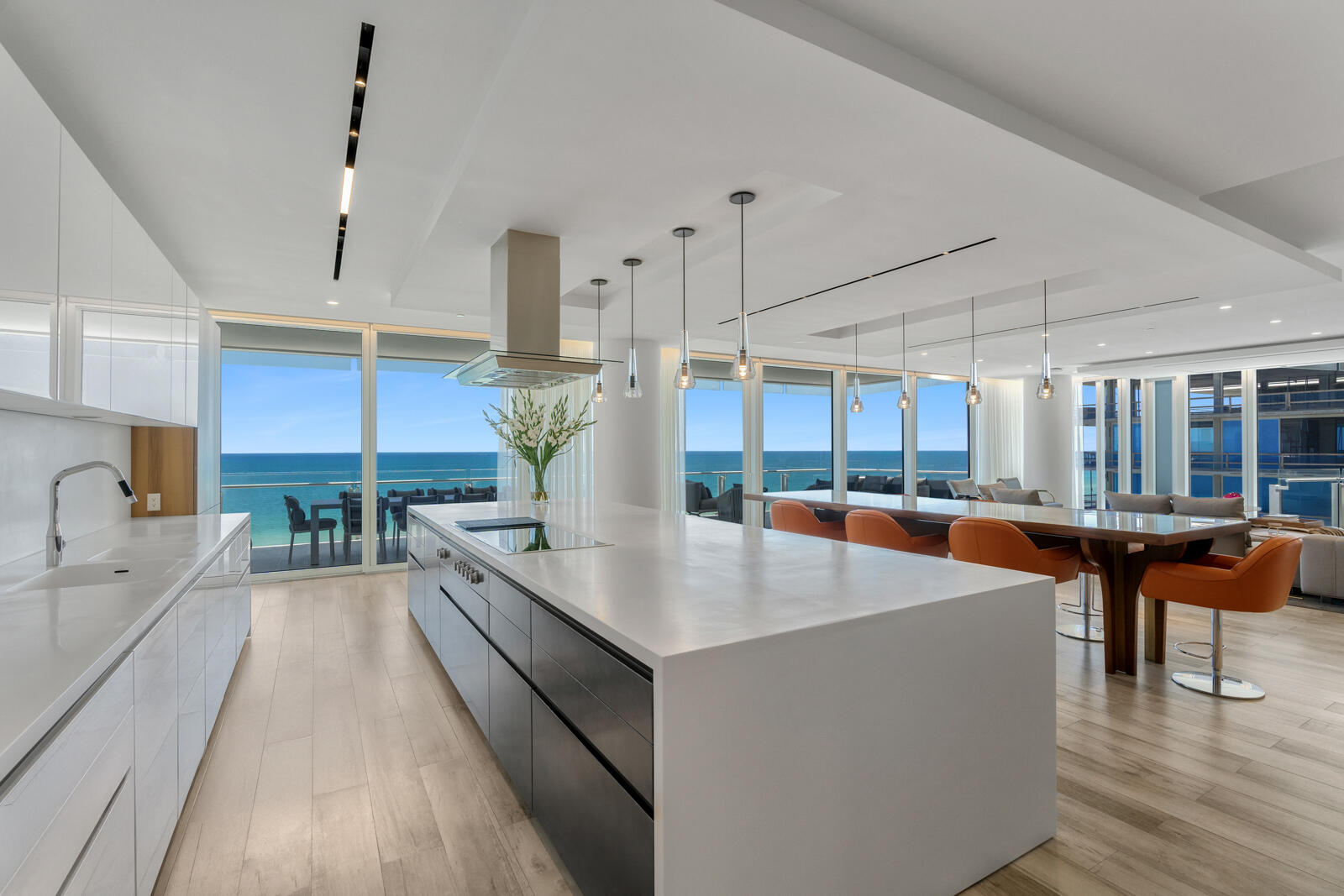 image The Surf Club Four Seasons3