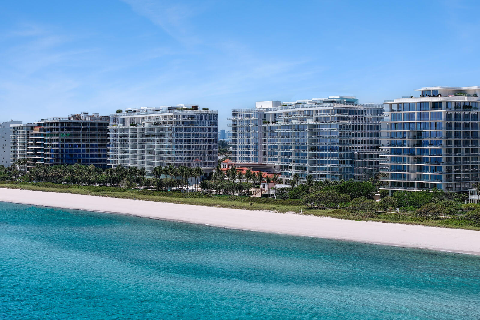 image The Surf Club Four Seasons46