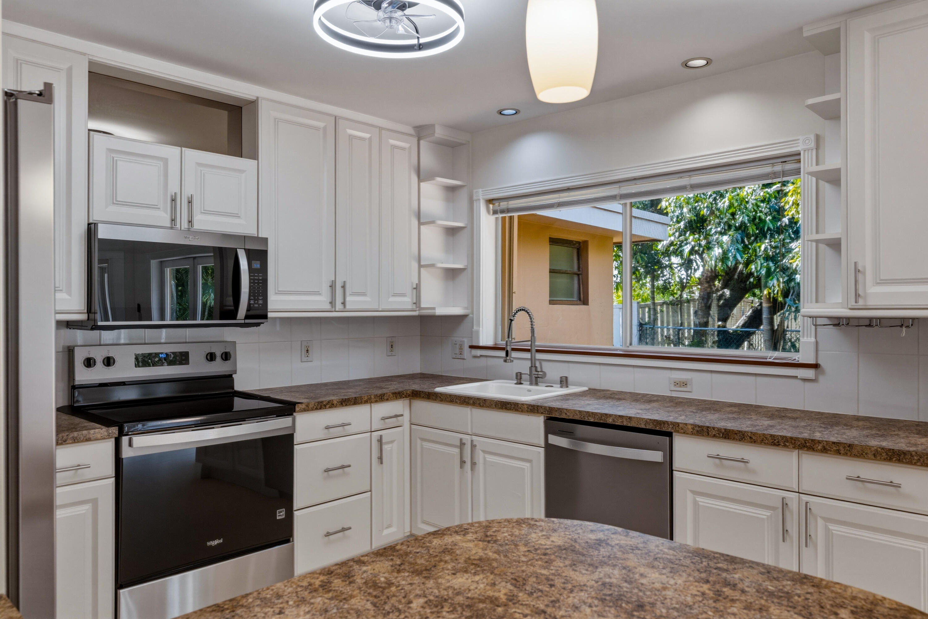 284 Allenwood