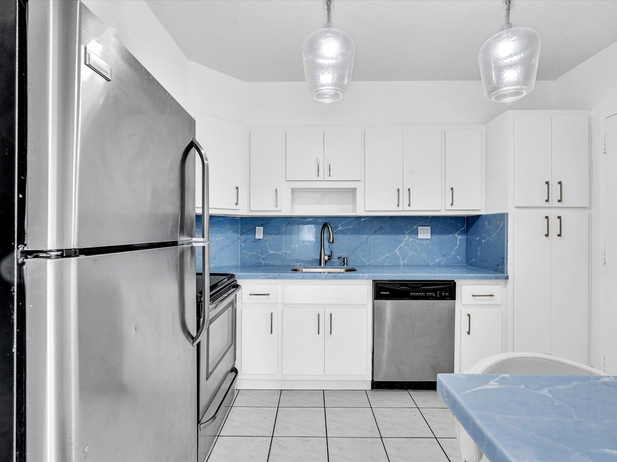image Arlen House West28