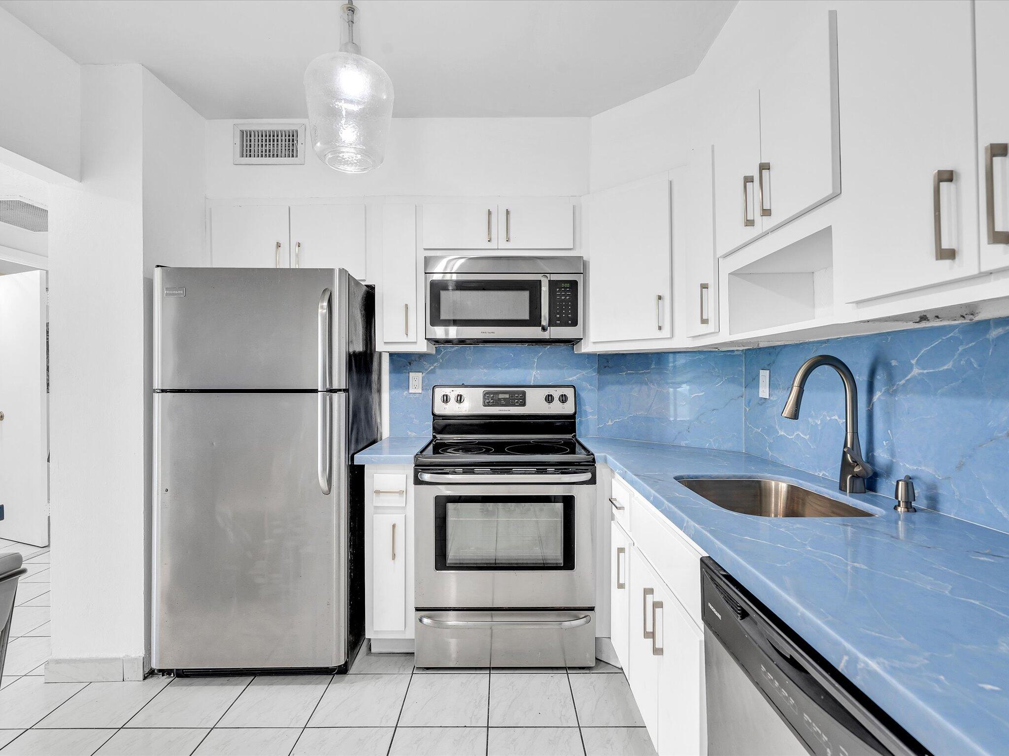 image Arlen House West32