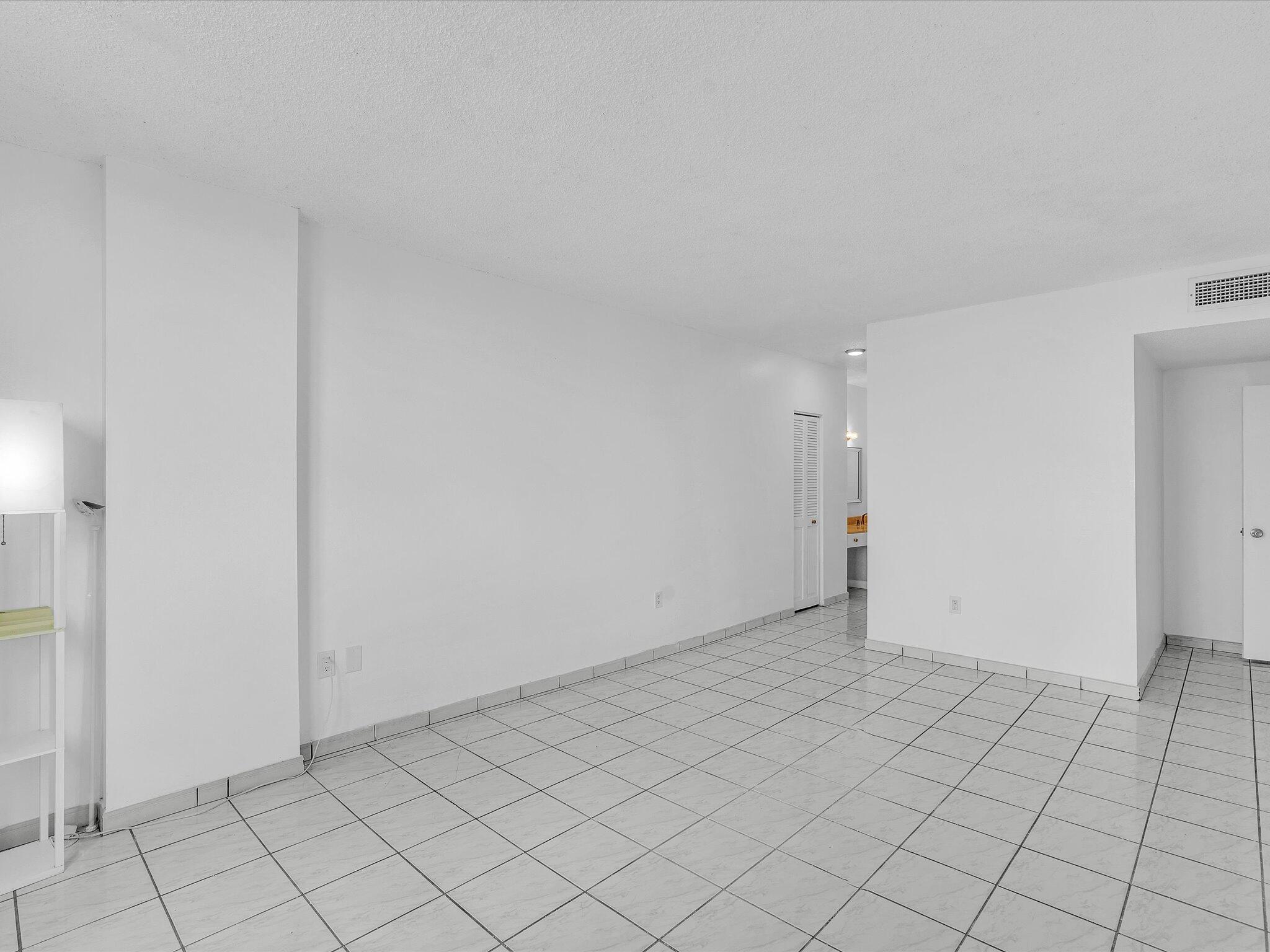 image Arlen House West44
