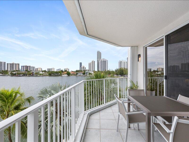 18260 N Bay #418 Sunny Isles Beach, FL 33160