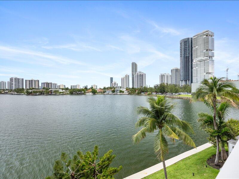 18260 N Bay #418 Sunny Isles Beach, FL 33160