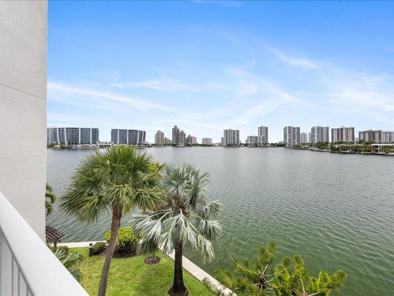 18260 N Bay #418 Sunny Isles Beach, FL 33160