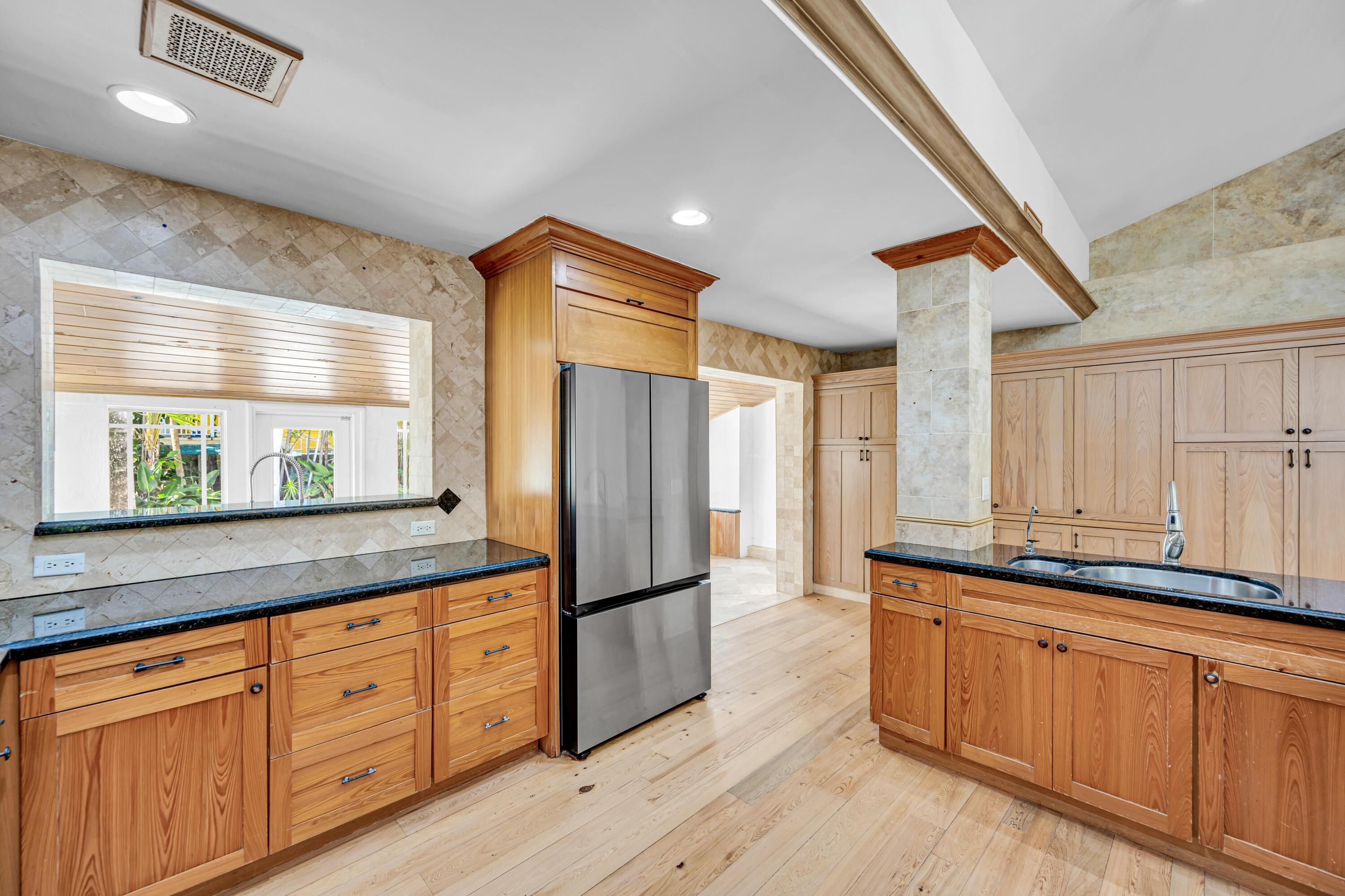 1413 NE 4th Fort Lauderdale, FL 33301