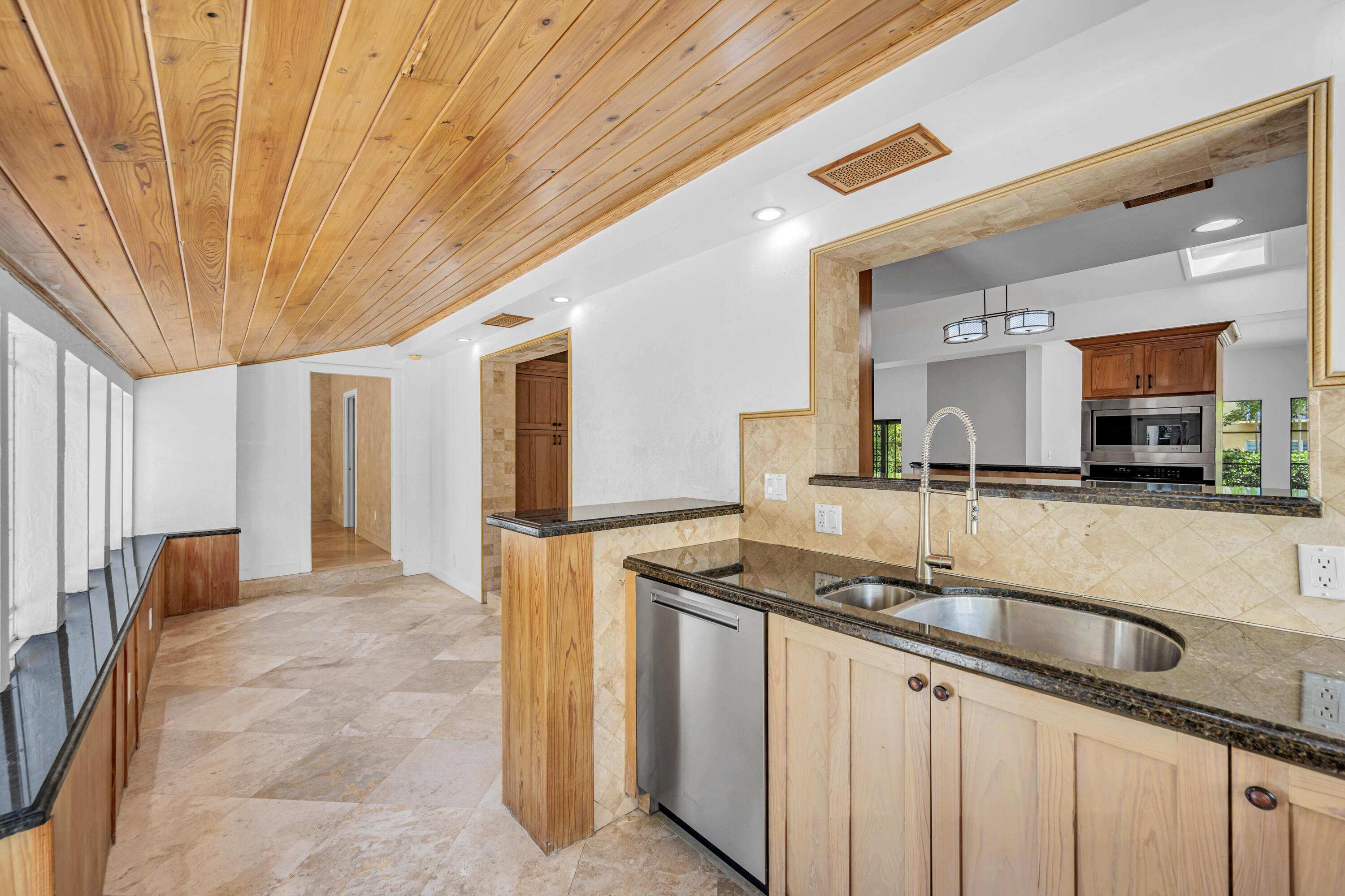 1413 NE 4th Fort Lauderdale, FL 33301