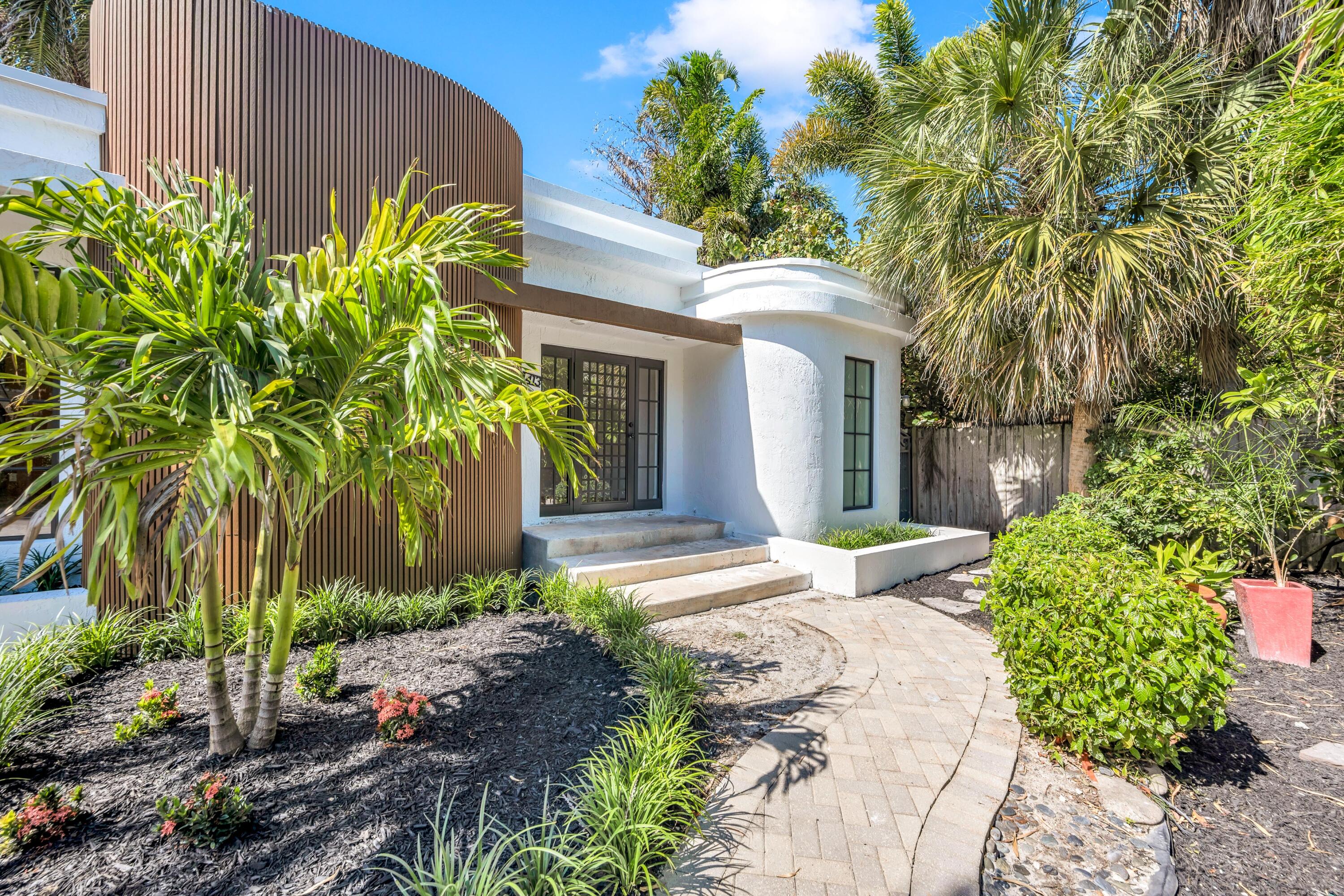 1413 NE 4th Fort Lauderdale, FL 33301