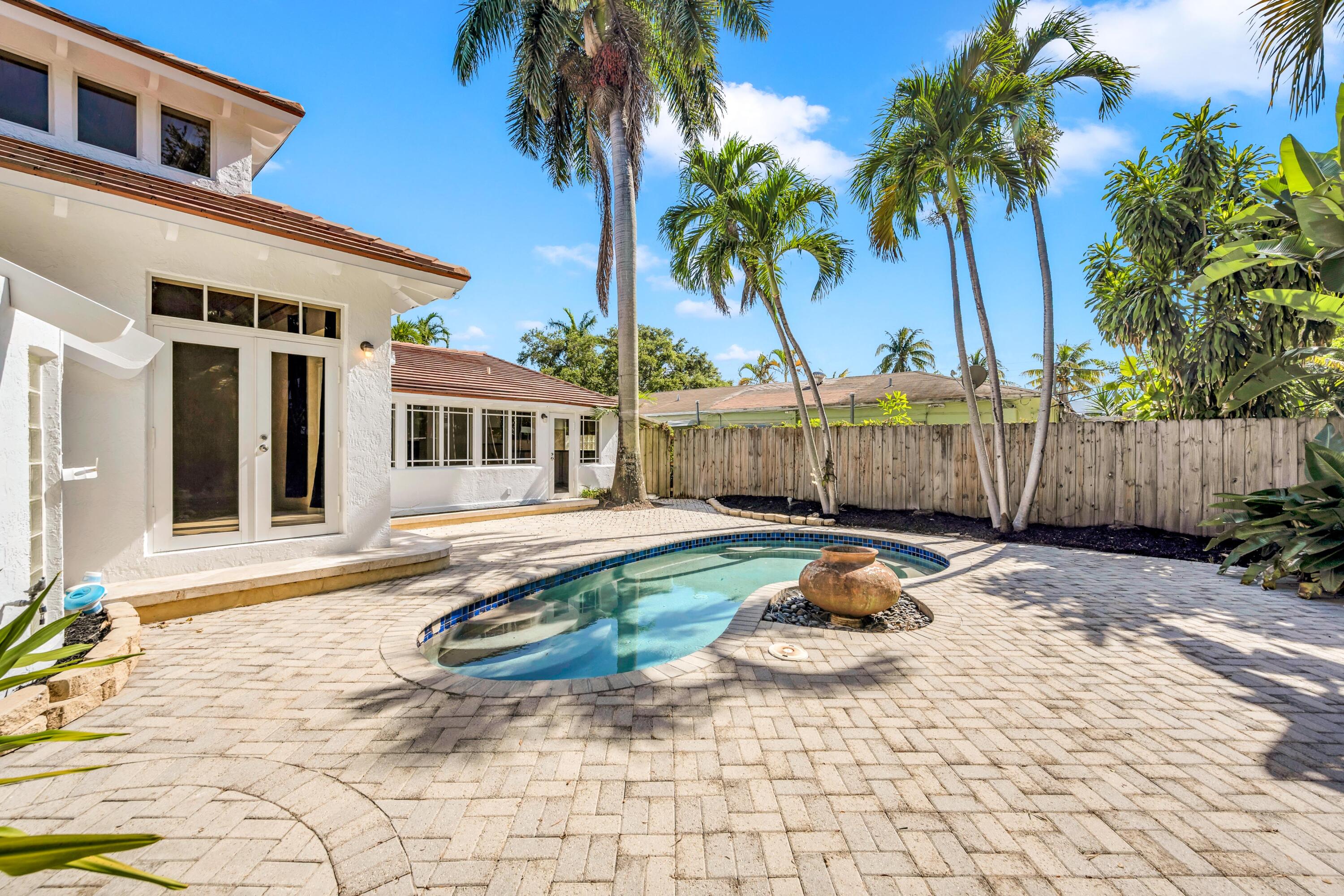 1413 NE 4th Fort Lauderdale, FL 33301